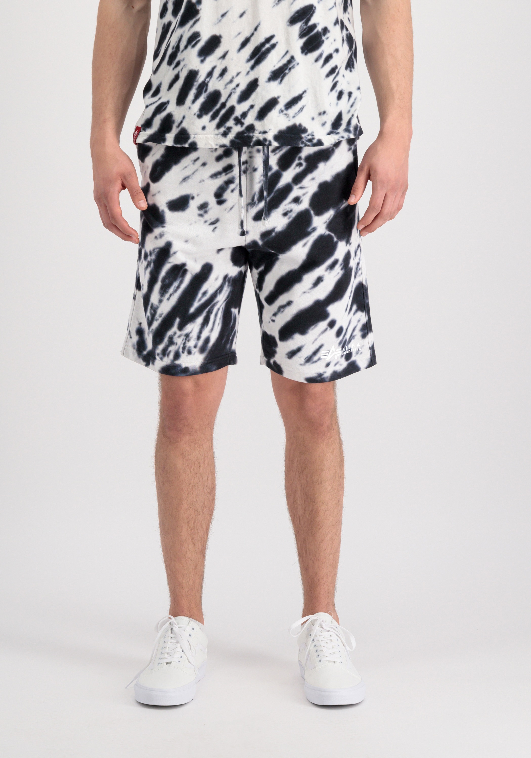 Alpha Industries Sweatshorts "Alpha Industries Men - Shorts Tie Dye Shorts"