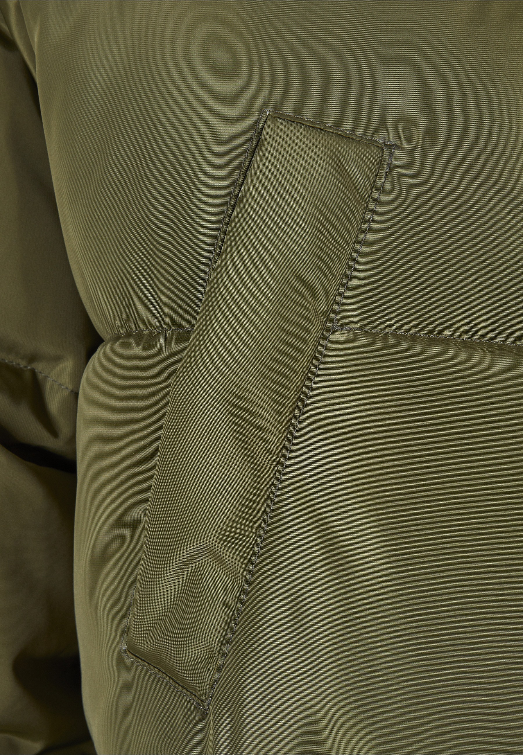 URBAN CLASSICS Winterjacke »Urban Classics Damen Ladies High Neck Puffer Coat« 1 Stk. tlg. ohne Kapuze