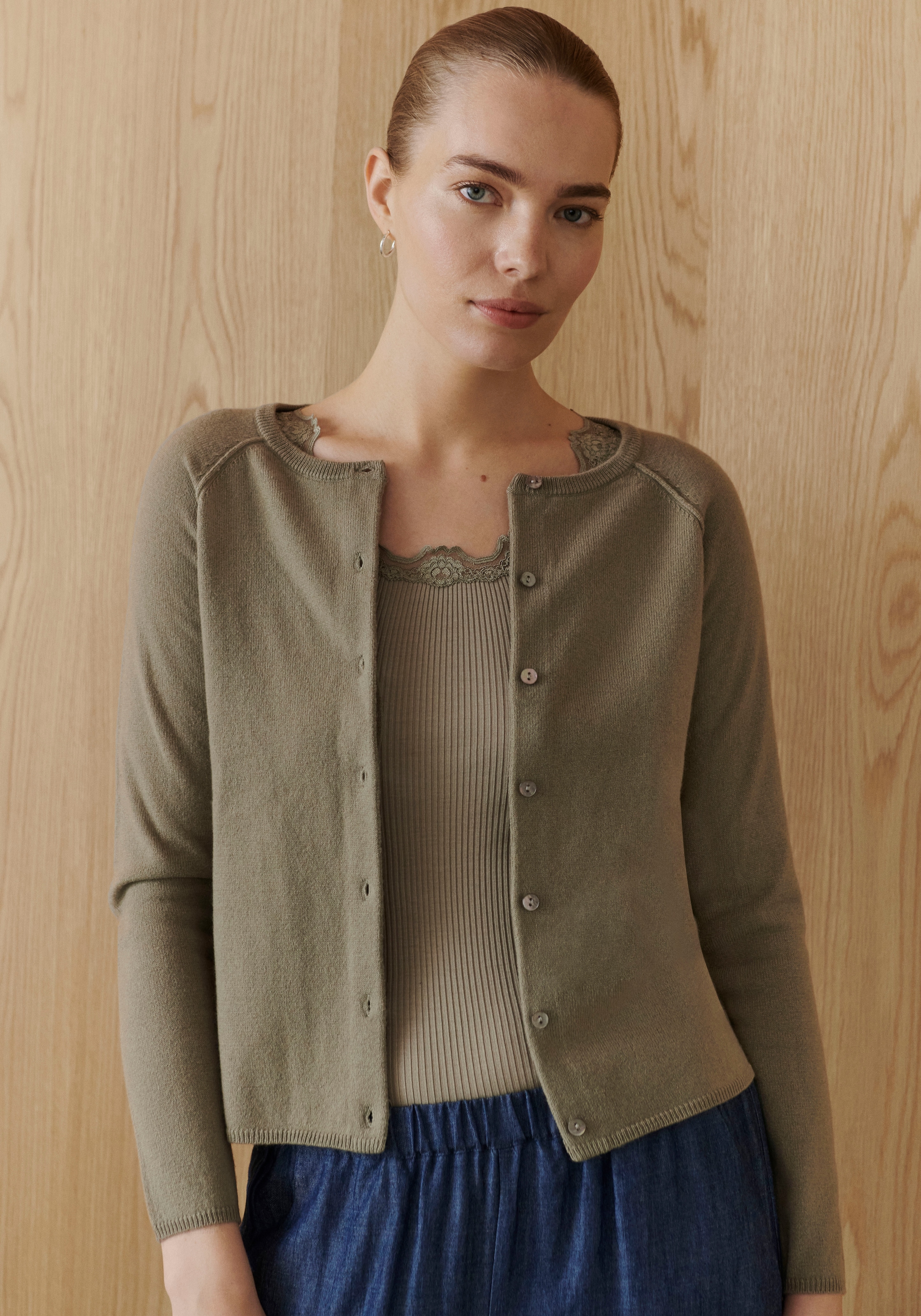 rosemunde Tanktop »Babette Silk Top«, wunderschöner Vintage-Spitzenbesatz an Ausschnitt und Trägern
