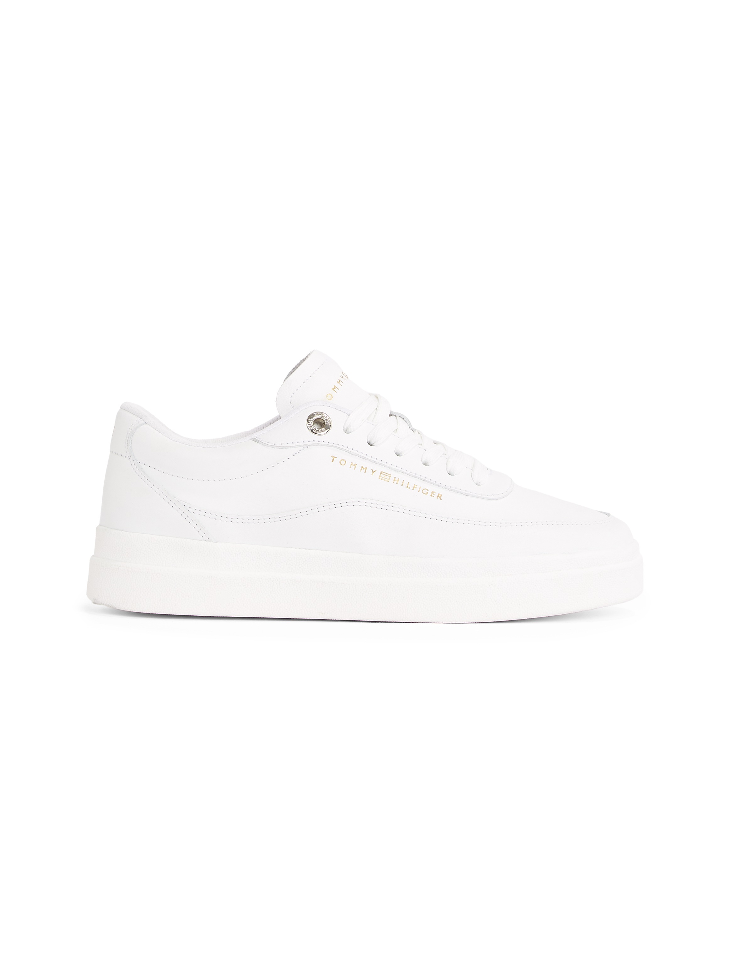 Tommy Hilfiger Plateausneaker »MODERN COURT SNEAKER LTHR«, Freizeitschuh, Halbschuh, Schnürschuh mit Kontrast-Logo