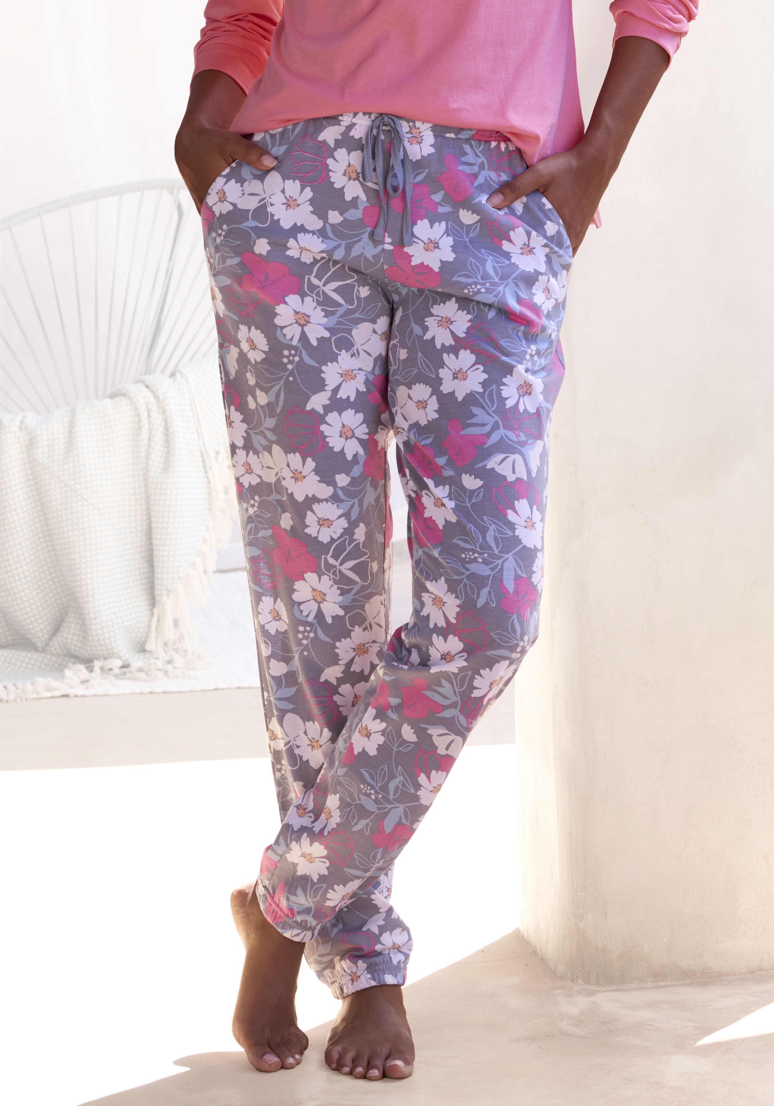 Vivance Dreams by Lascana Pyjamahose mit schönem Alloverdruck