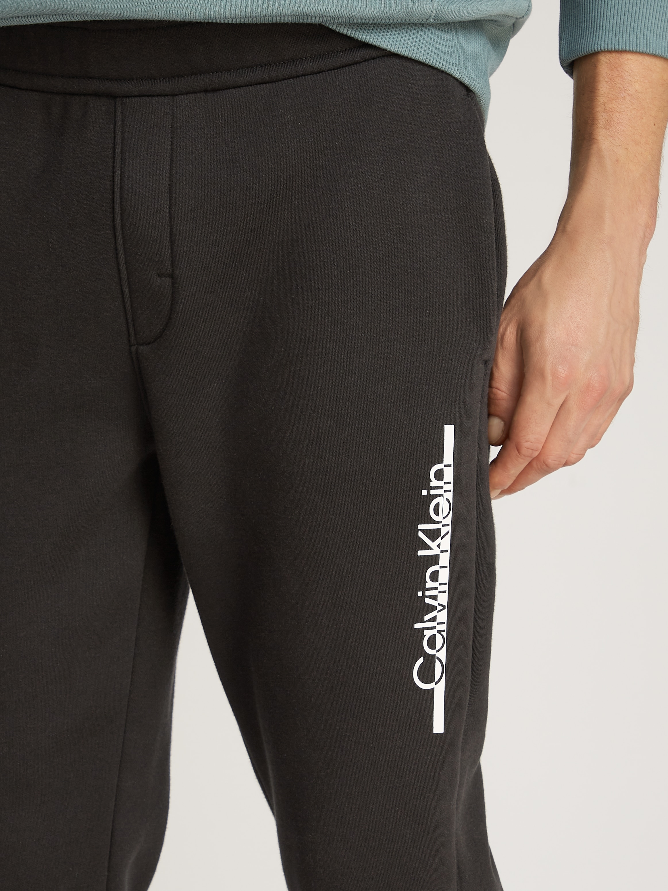Calvin Klein Jogginghose »SPLIT LINE LOGO JOGGER«, mit Logoprint