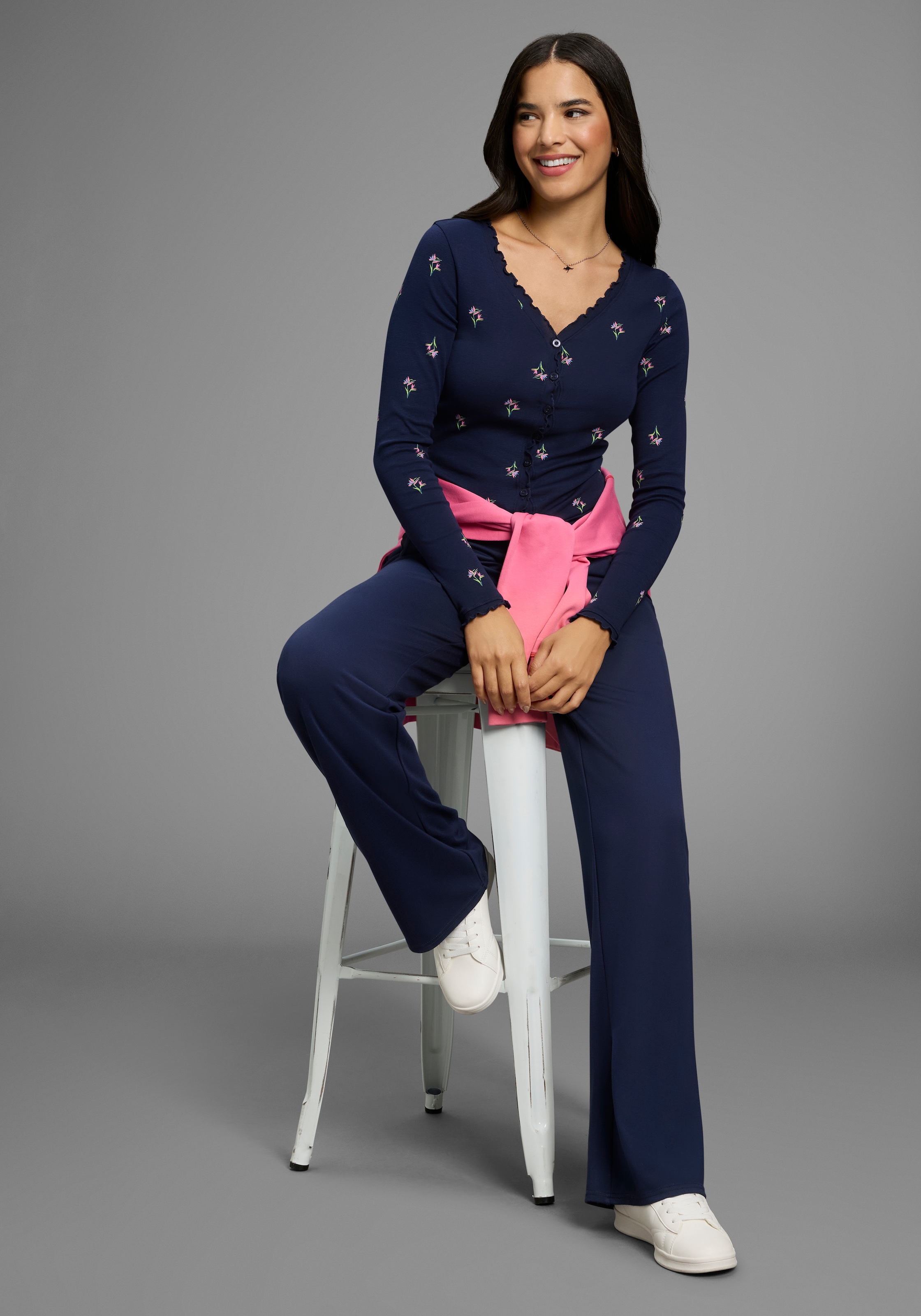 KangaROOS Langarmshirt, mit Blumendruck und Knopfleiste