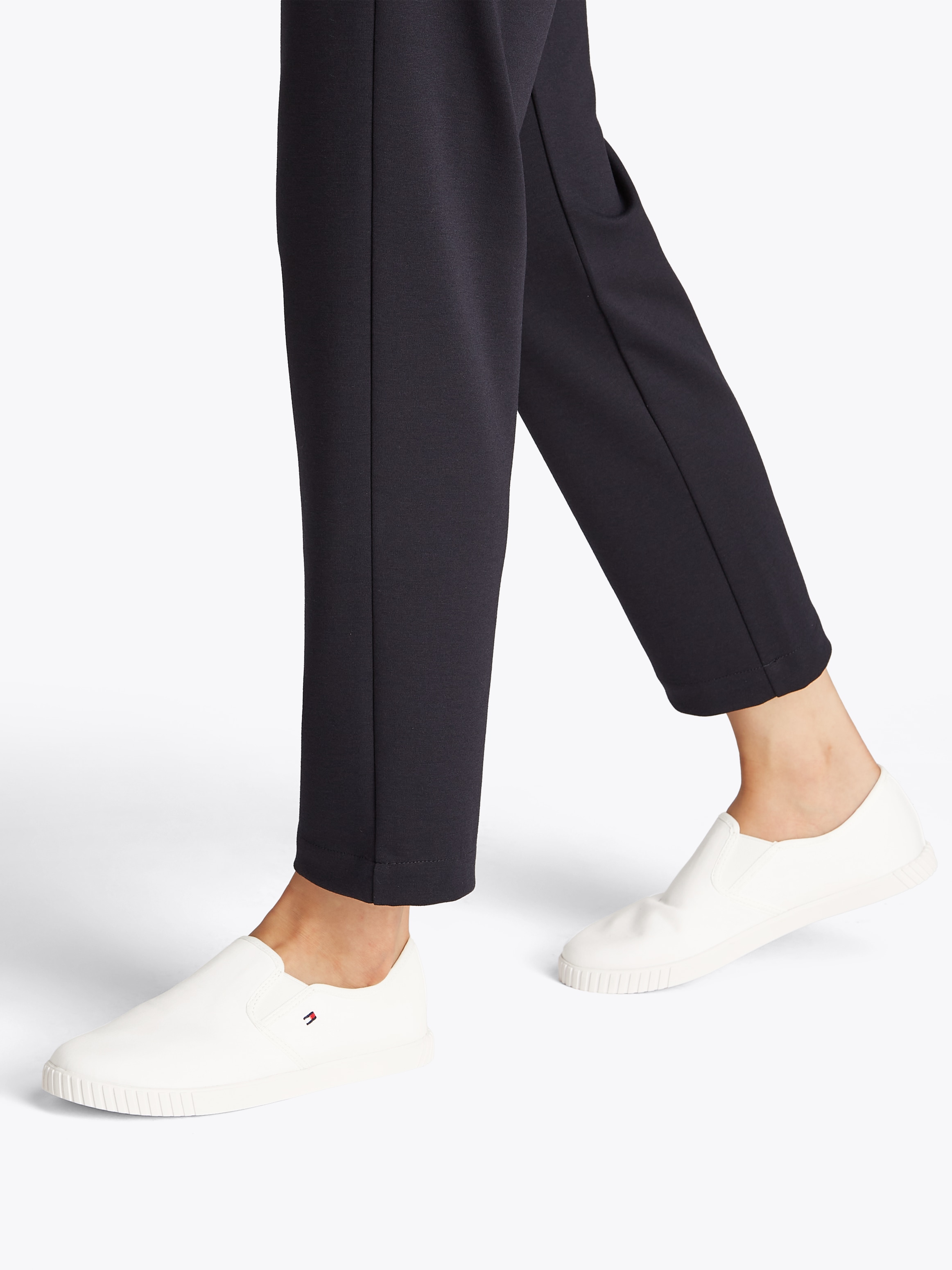 Tommy Hilfiger Slip-On Sneaker »CANVAS SLIP-ON SNEAKER«, Freizeitschuh, Schlüpfschuh, Slipper, Halbschuh, Flaggen-Stickerei