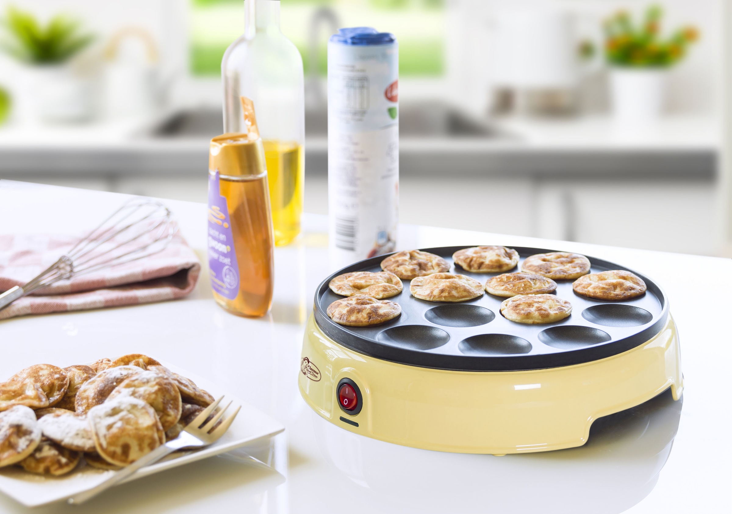 bestron Poffertjes-Maker »APFM700SD Sweet Dreams«, 800 W, im Retro Design, Mini Pfannkuchen Automat, Antihaftbeschichtung