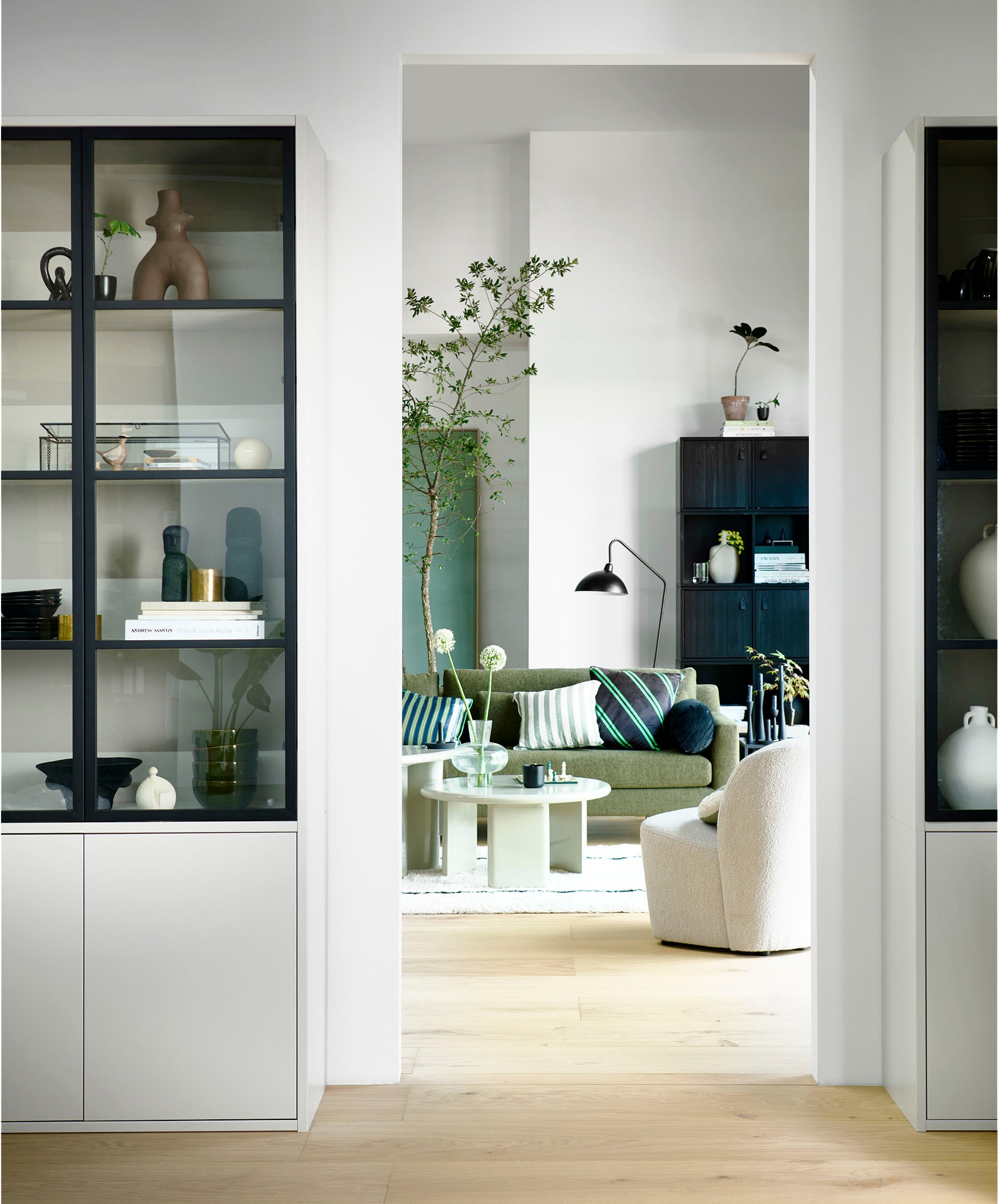 WOOOD Vitrine »Basic«, mit vier Türen, Breite 101 cm