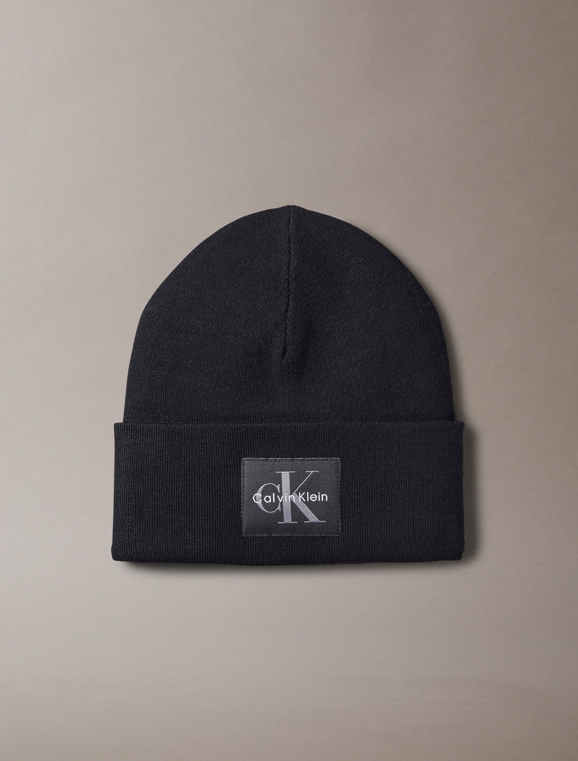 Calvin Klein Strickmütze "MONOLOGO PATCH BEANIE", Perfekt für den Alltag günstig online kaufen