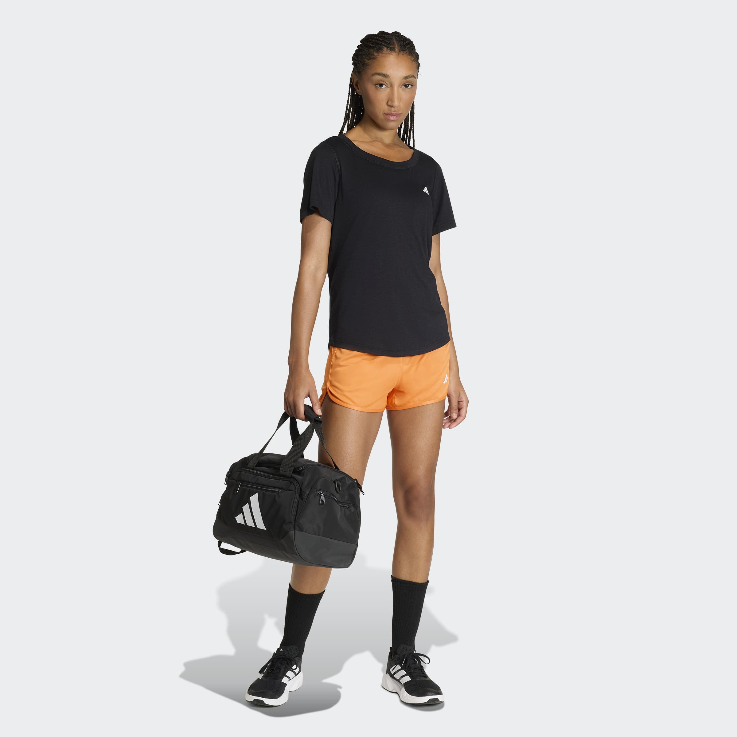 adidas Performance T-Shirt »WORKOUT ESSENTIALS MIT TIEFEM AUSSCHNITT« für sportliche Looks im Alltag und beim Training, ohne Verschluss