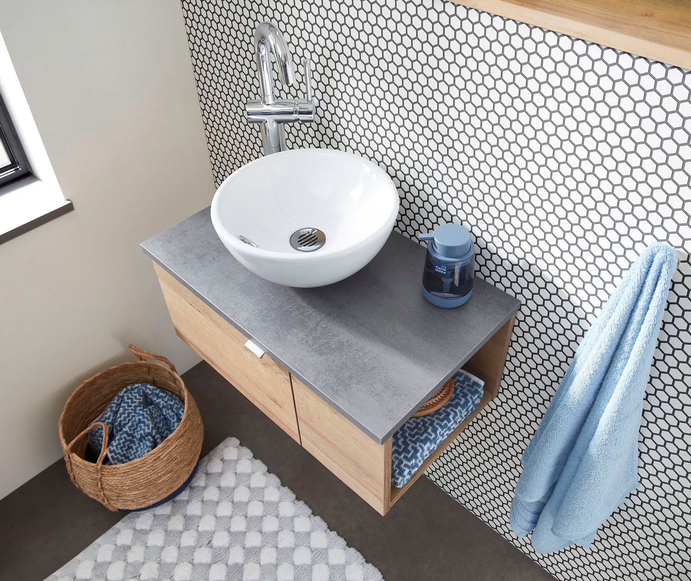 Saphir Waschtisch »Serie 6915 Waschschale mit Unterschrank für Gästebad, Gäste WC«, 61 cm breit, 2 Türen, offenes Fach, kleine Bäder, ohne Armatur