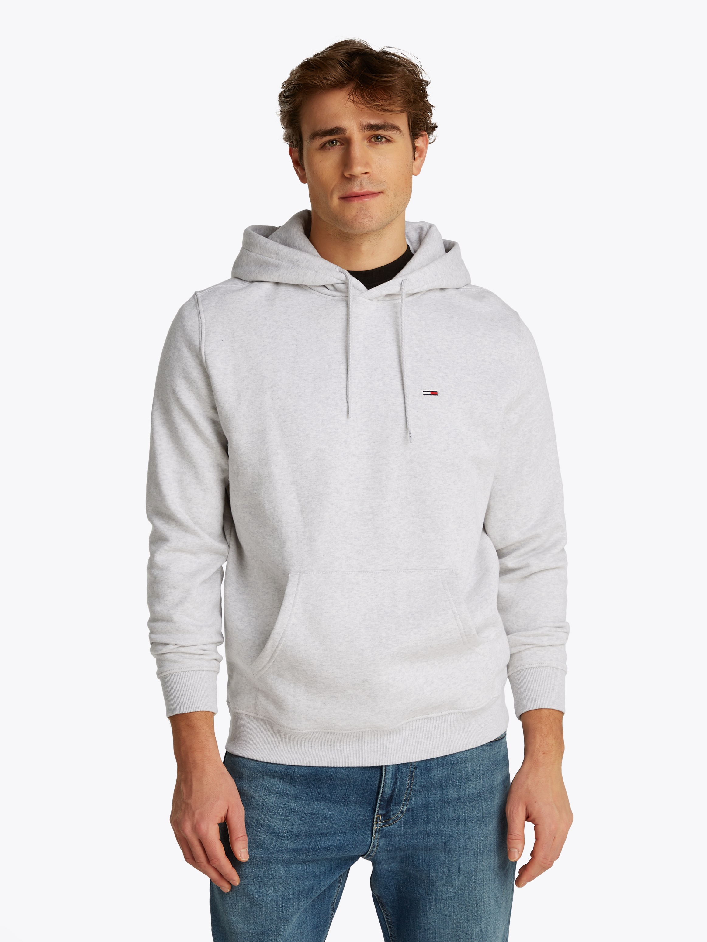 Tommy Jeans Hoodie "TJM REGULAR FLAG", mit bestickten Markenlogo auf Brusth günstig online kaufen