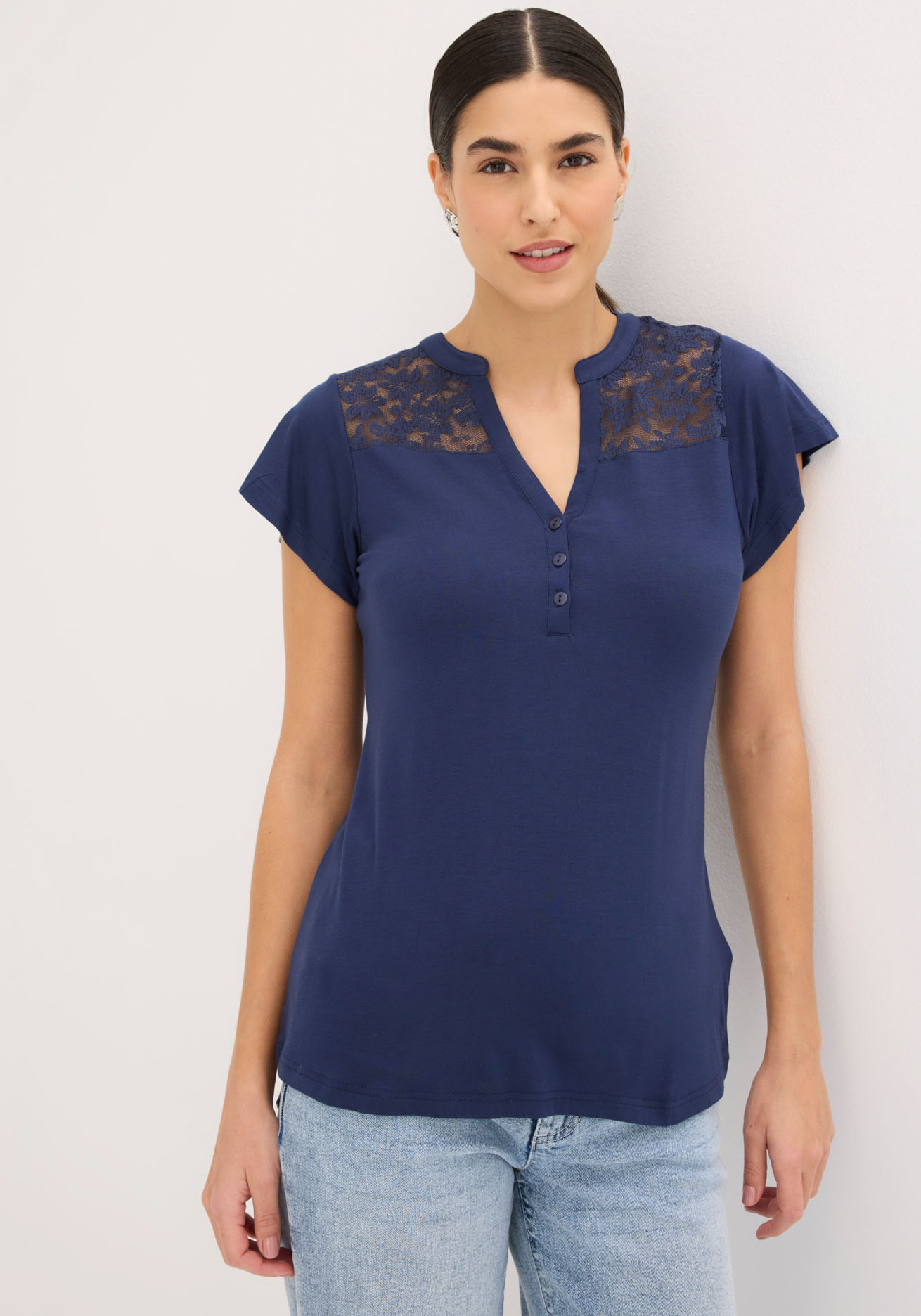 bonprix "Henleyshirt aus Viskose-Mix" figurumschmeichelnde Passform, Kurzarm, aus Viskose-Mix mit Elasthan