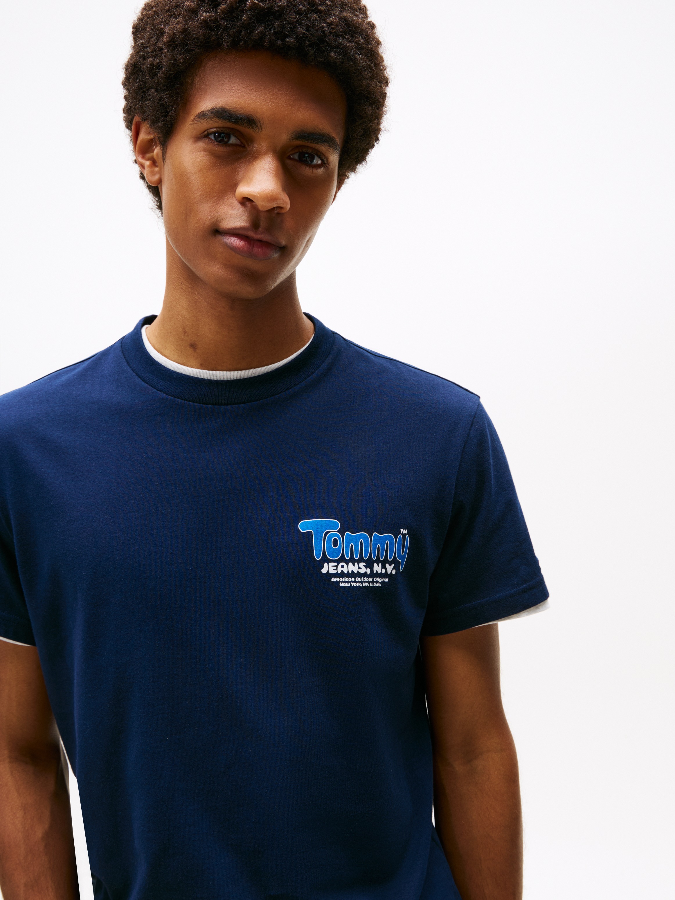 Tommy Jeans T-Shirt "FONT PLAY TEE", Slim fit mit Rundhalsausschnitt günstig online kaufen