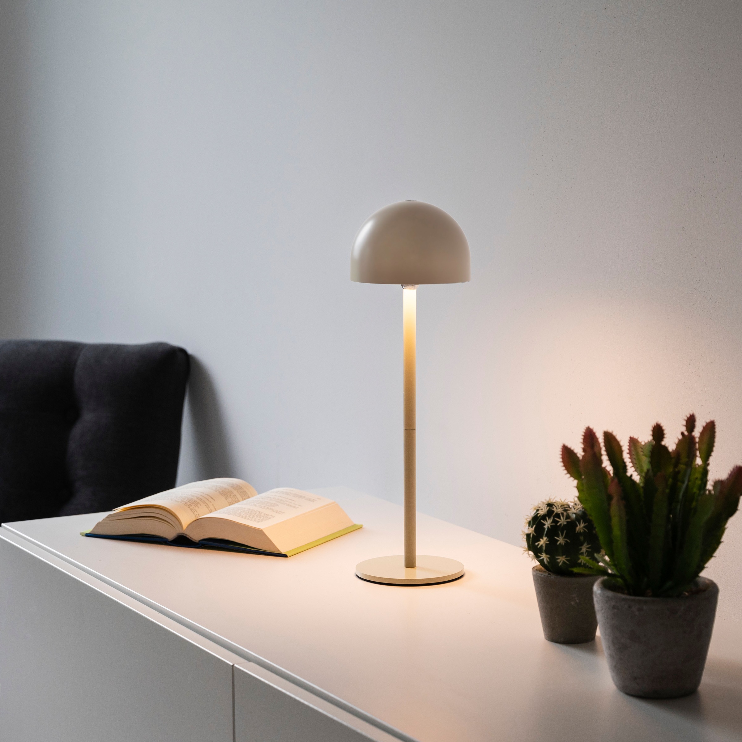 OTTO home Tischleuchte »Akku Tischlampe GERRIN Indoor Outdoor, magnetischer Flaschenaufsatz« LED-Board Warmweiß Pilzlampe Flaschenaufsatz, Regulierung der Lichtstärke, Pilz, Lampe