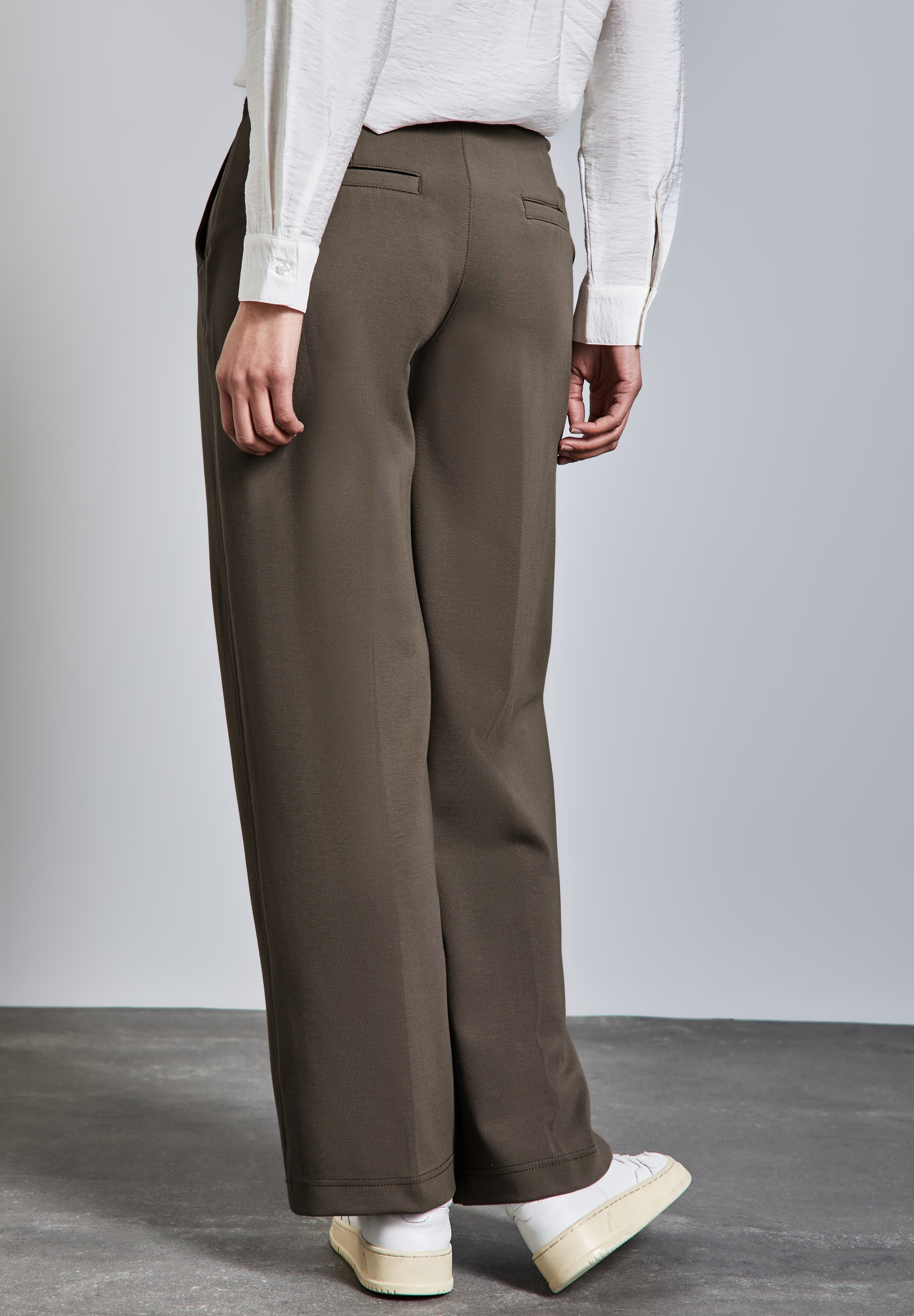 STREET ONE Stoffhose, Sommerhose mit Knopfdetail am Bund günstig online kaufen