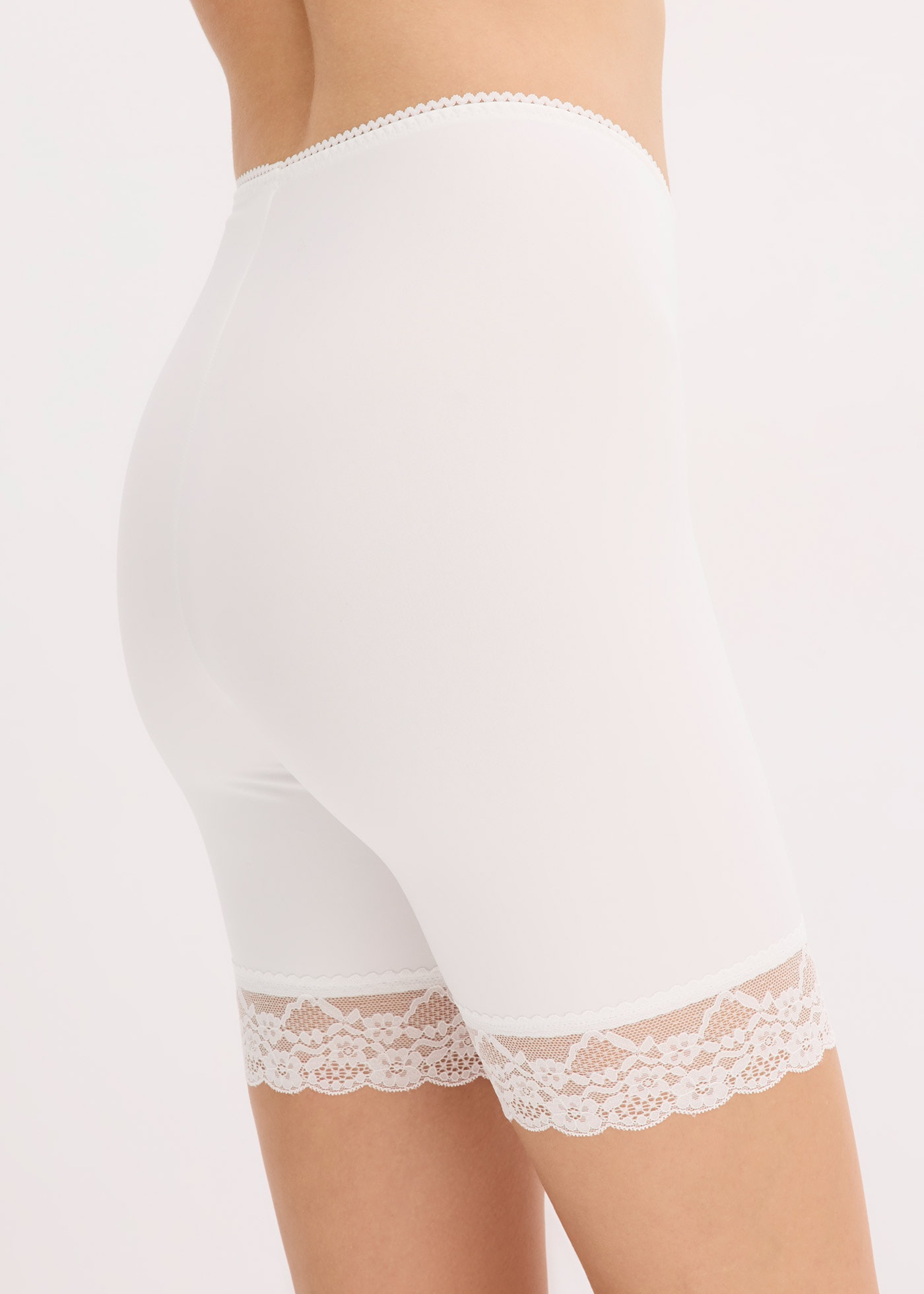 bonprix Feinstrumpfleggings in Radler-Länge, mit Spitzenkante