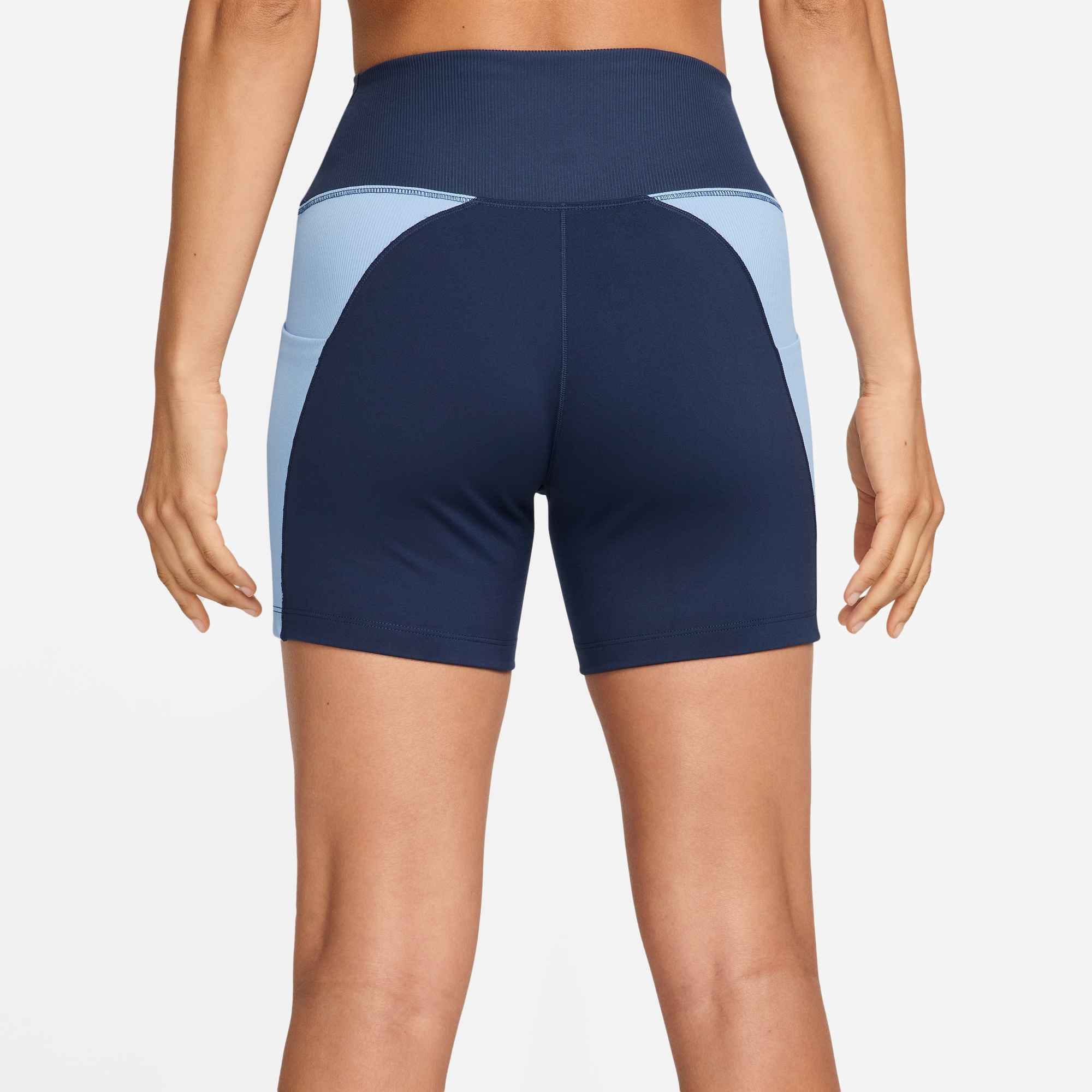 Nike Trainingsshorts »W NK DF ONE HR 5IN SHORT B«  mit Dri-FIT-Technologie, mittelschweres, weiches Material