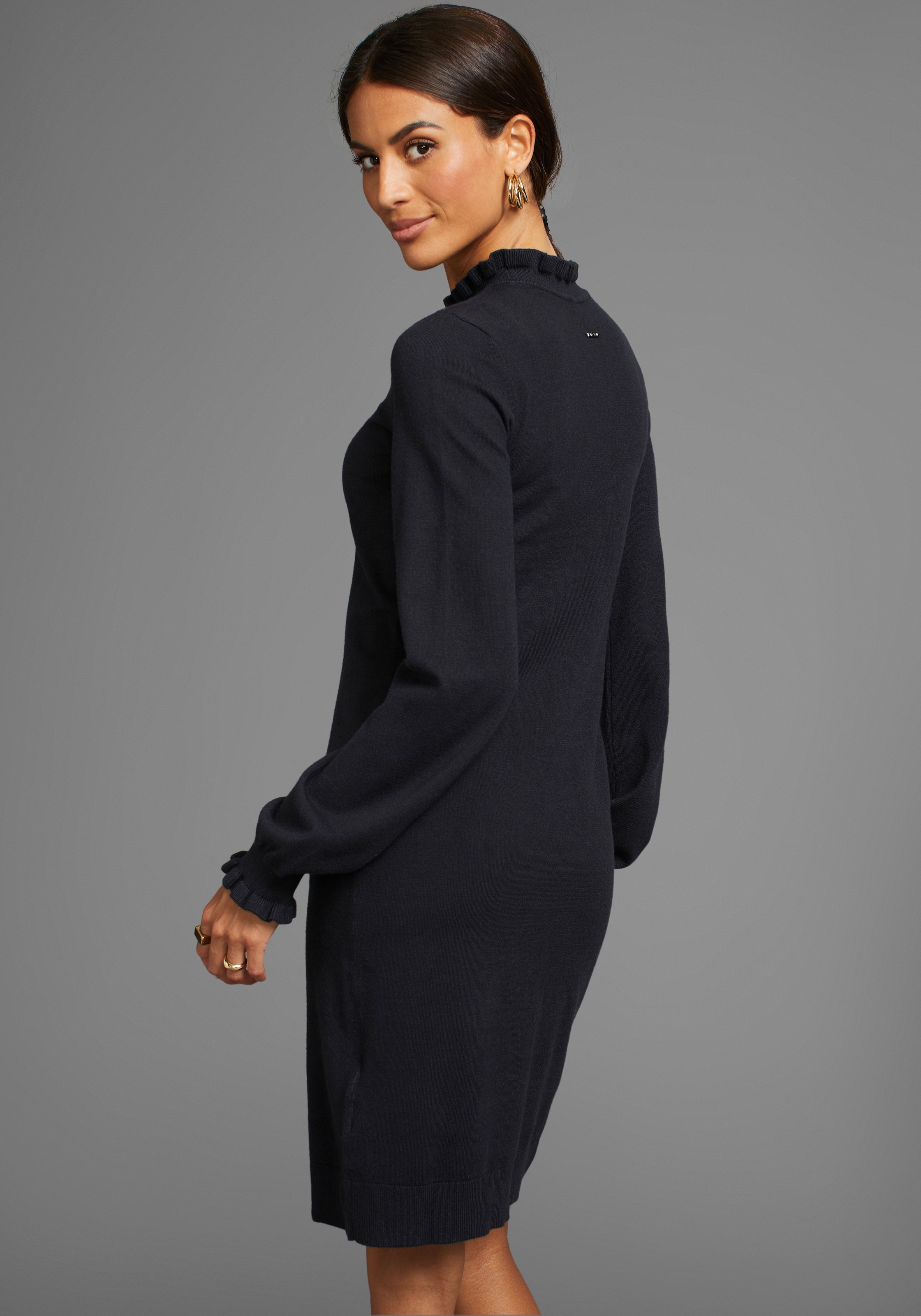 Laura Scott Strickkleid Ohne Taschen aus Viskosemischung mit femininem Rüsc günstig online kaufen