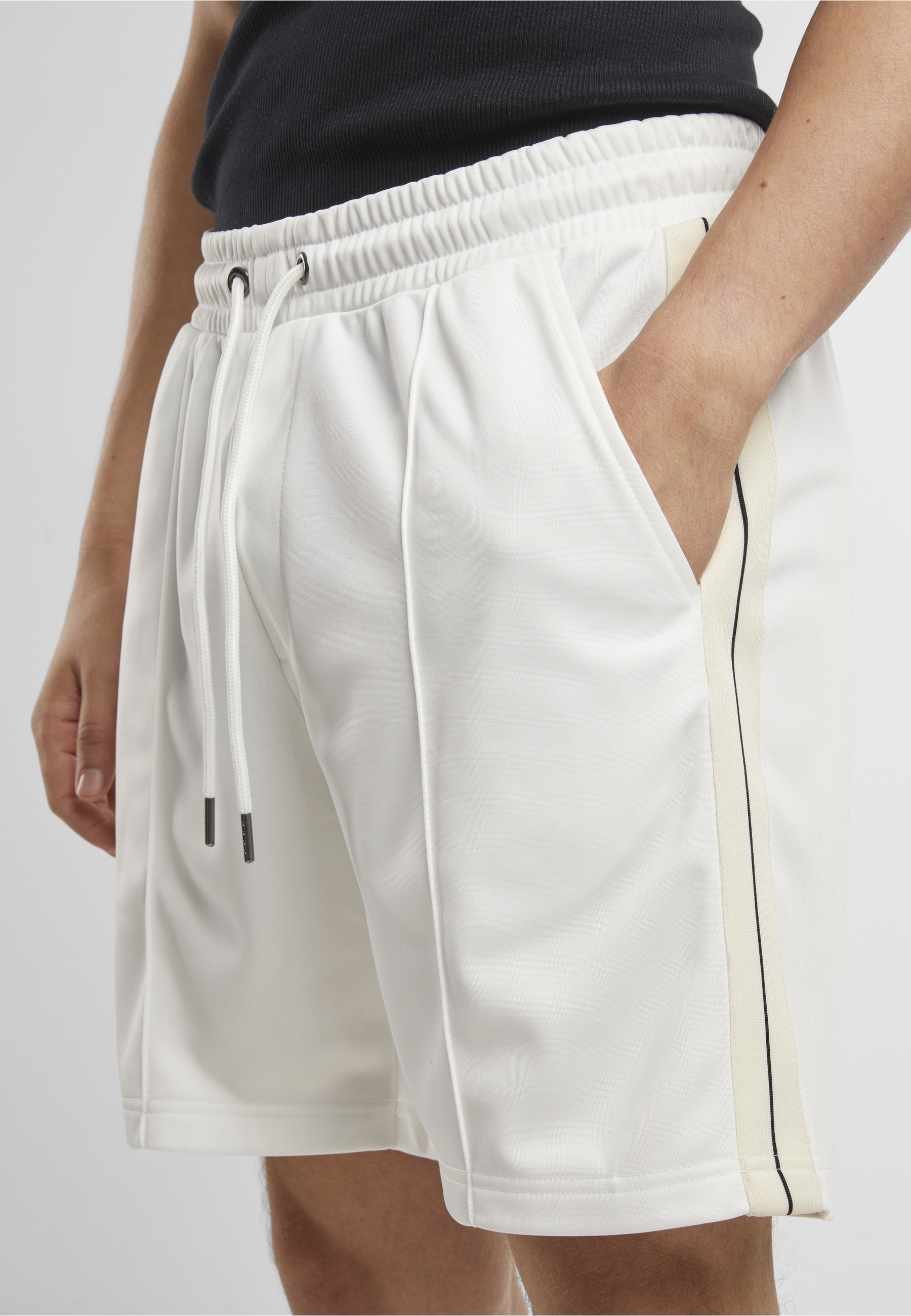 URBAN CLASSICS Shorts »Urban Classics Tennis Core Shorts«
