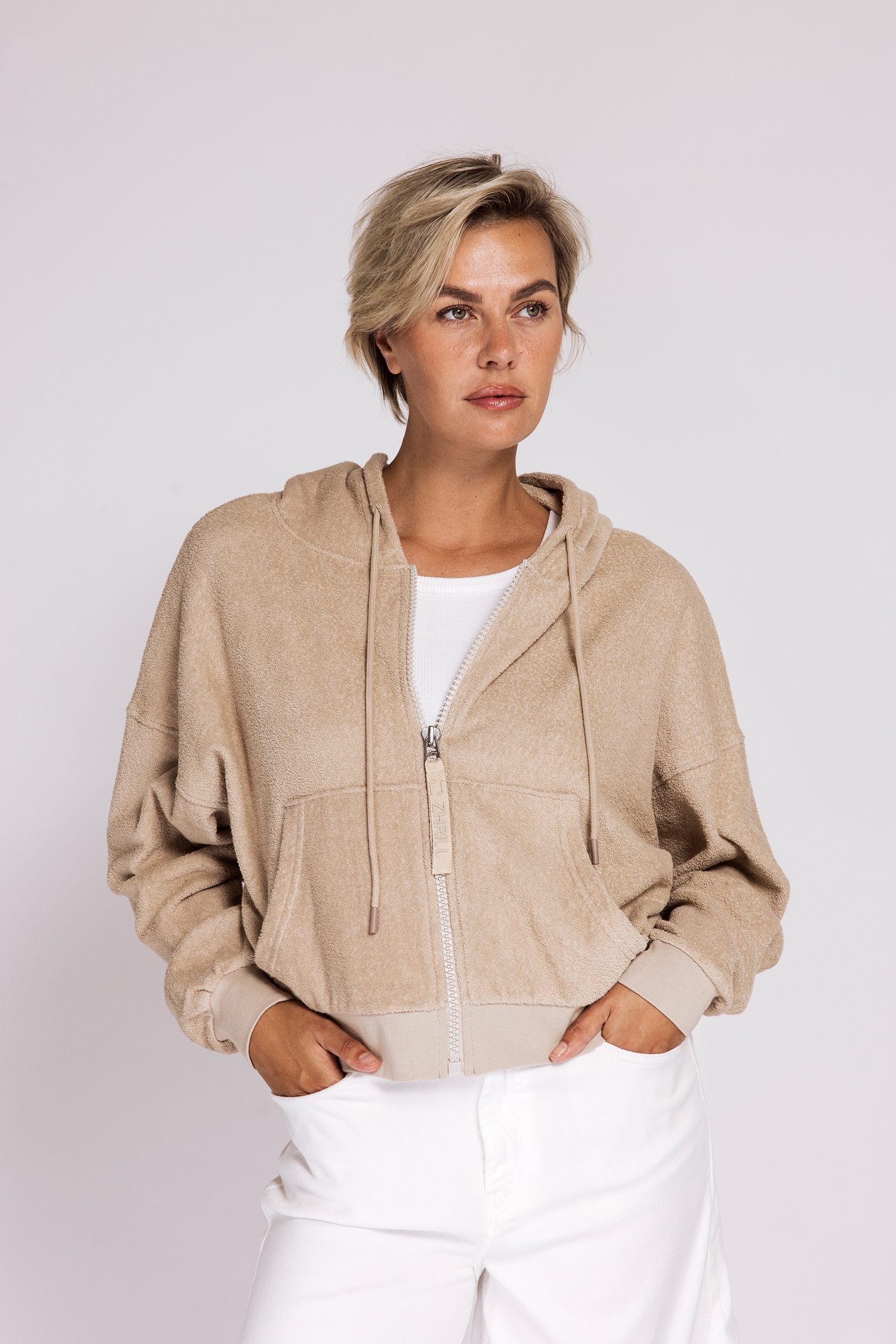 Zhrill Sweatblazer "RATANA" lässiger Look, hüftlange Schnittform, mit Kängurutasche