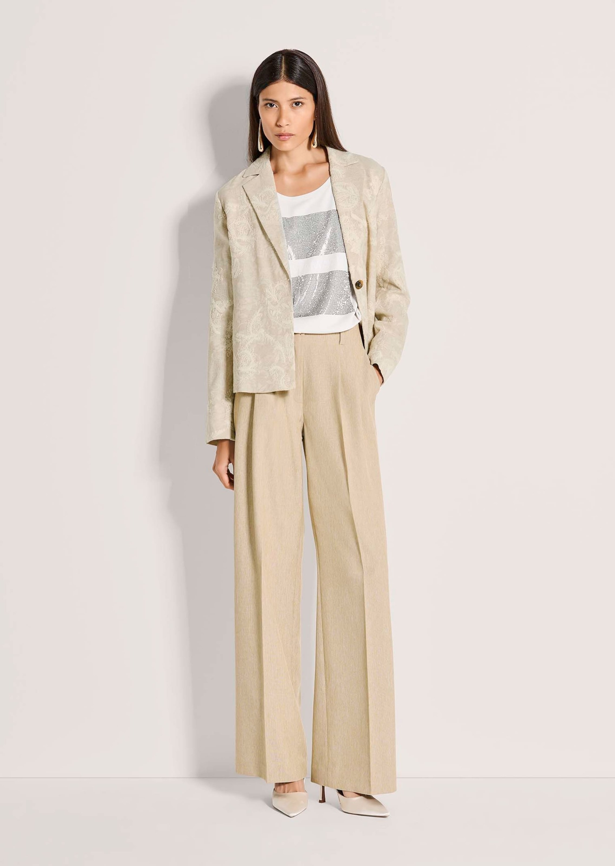 MADELEINE Jackenblazer "Blazer Kurzblazer mit edler Stickerei" edel bestick günstig online kaufen