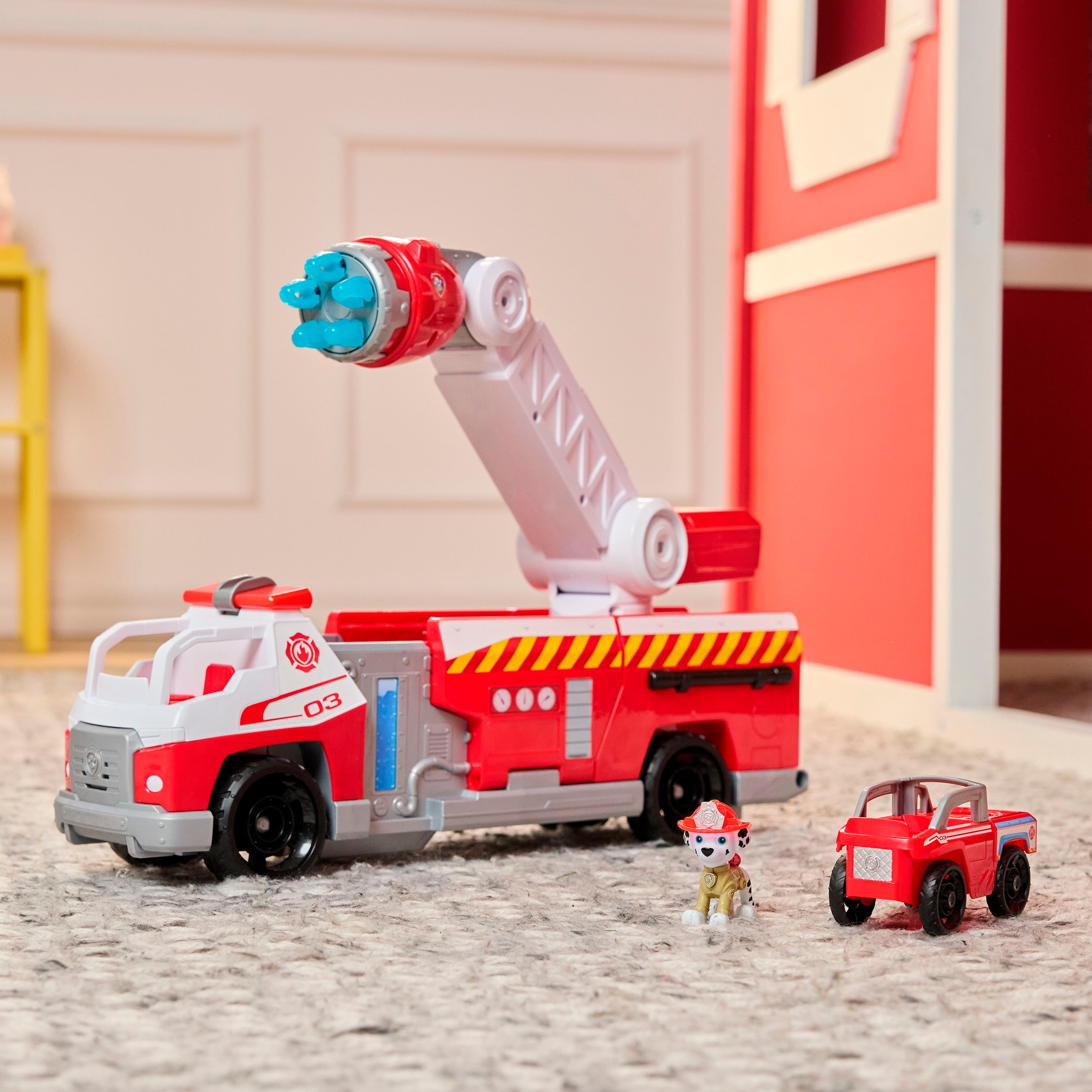 Spin Master Spielzeug-Feuerwehr »PAW Patrol Fire Rescue - Marshalls Deluxe Feuerwehr-Truck«, mit Licht und Sound