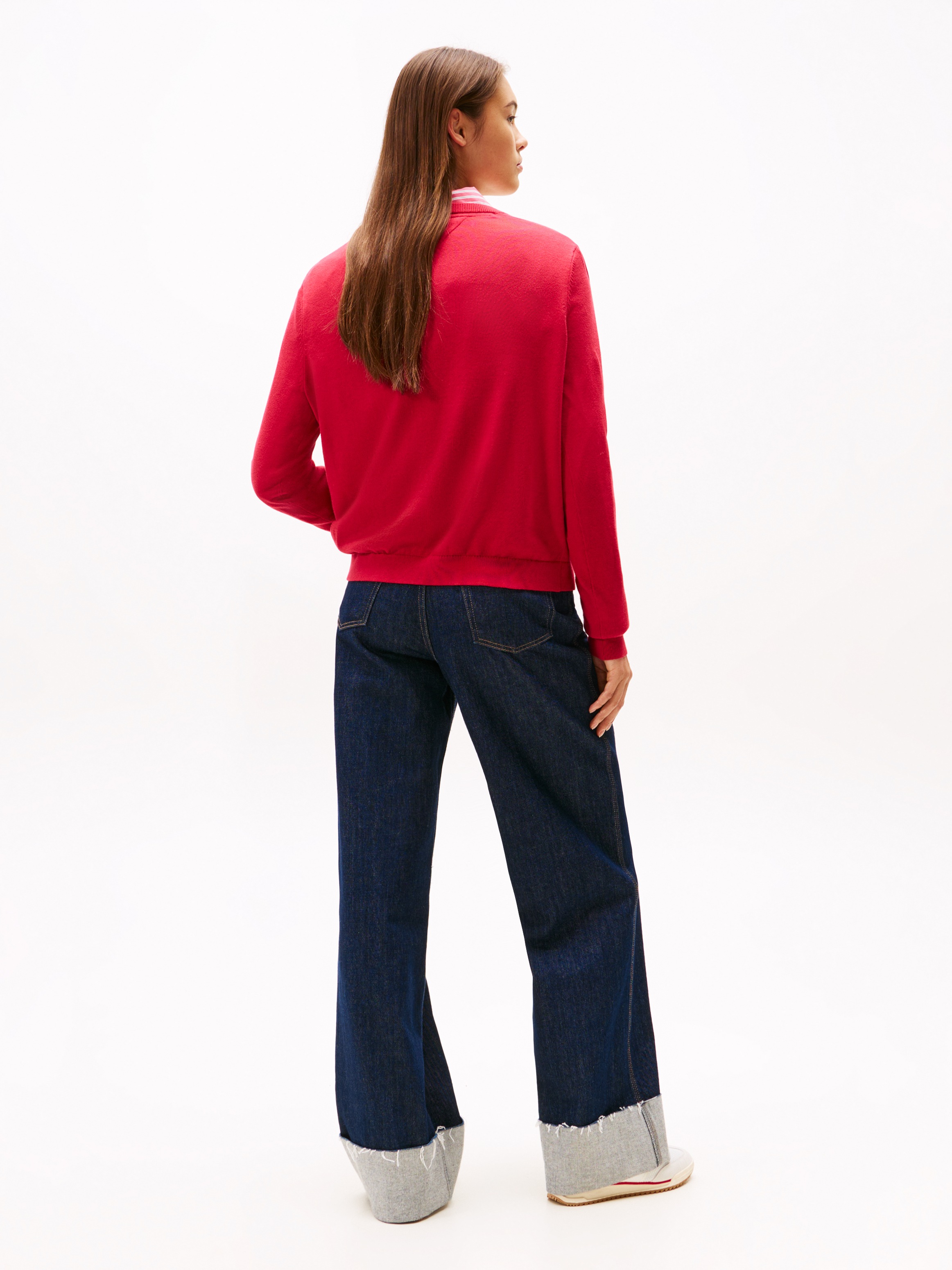 Tommy Jeans V-Ausschnitt-Pullover »TJW ESSENTIAL VNECK SWEATER EXT«, mit Logostickerei