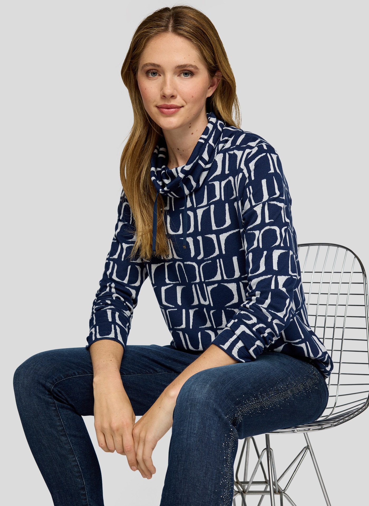 Rabe Langarmshirt mit grafischem Muster und gerafftem Kragen mit Kordelzug günstig online kaufen