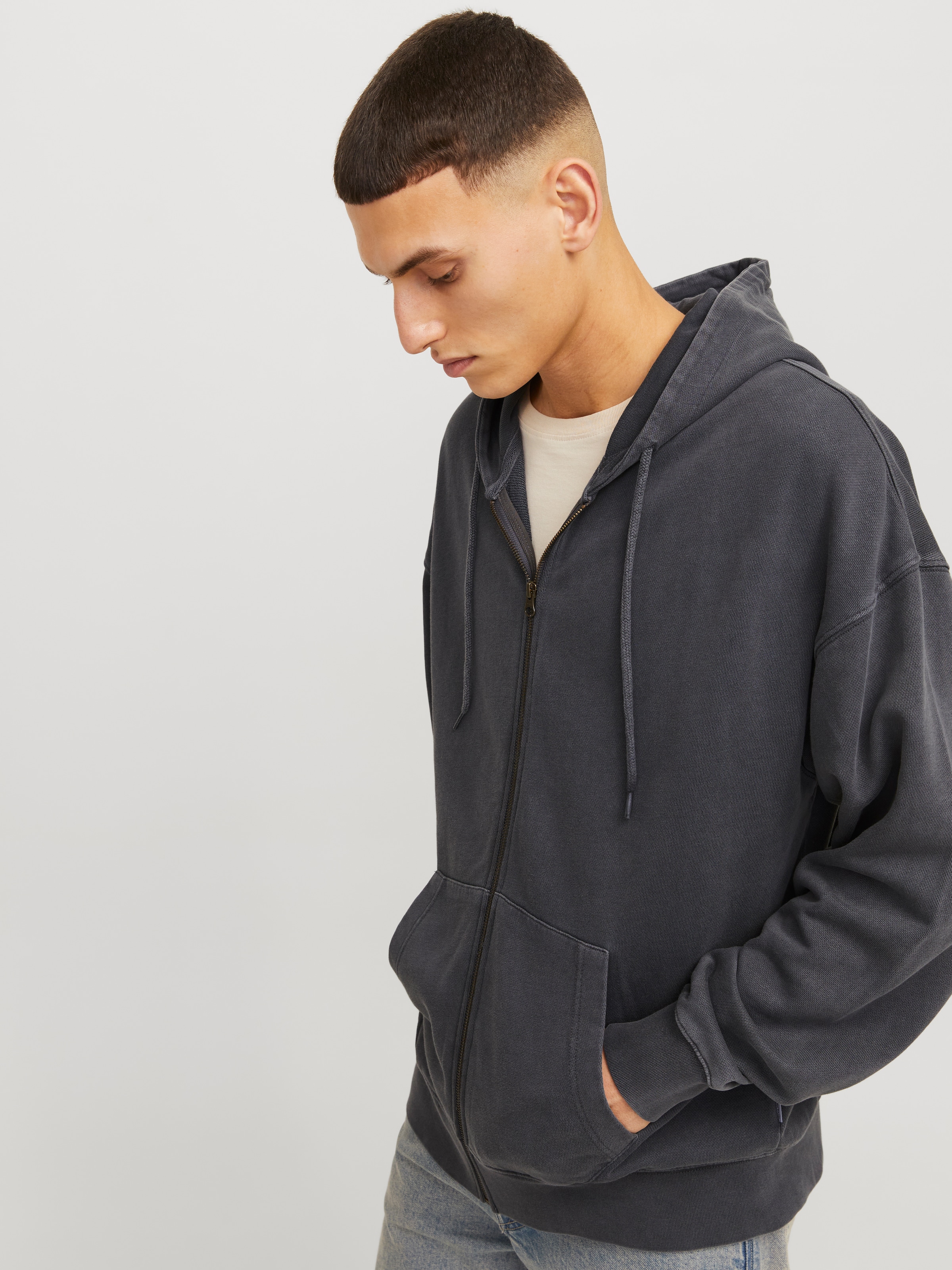 Jack & Jones Kapuzensweatjacke »JJECHARGE FADED SWEAT ZIP HOOD NOOS«, mit Kapuze