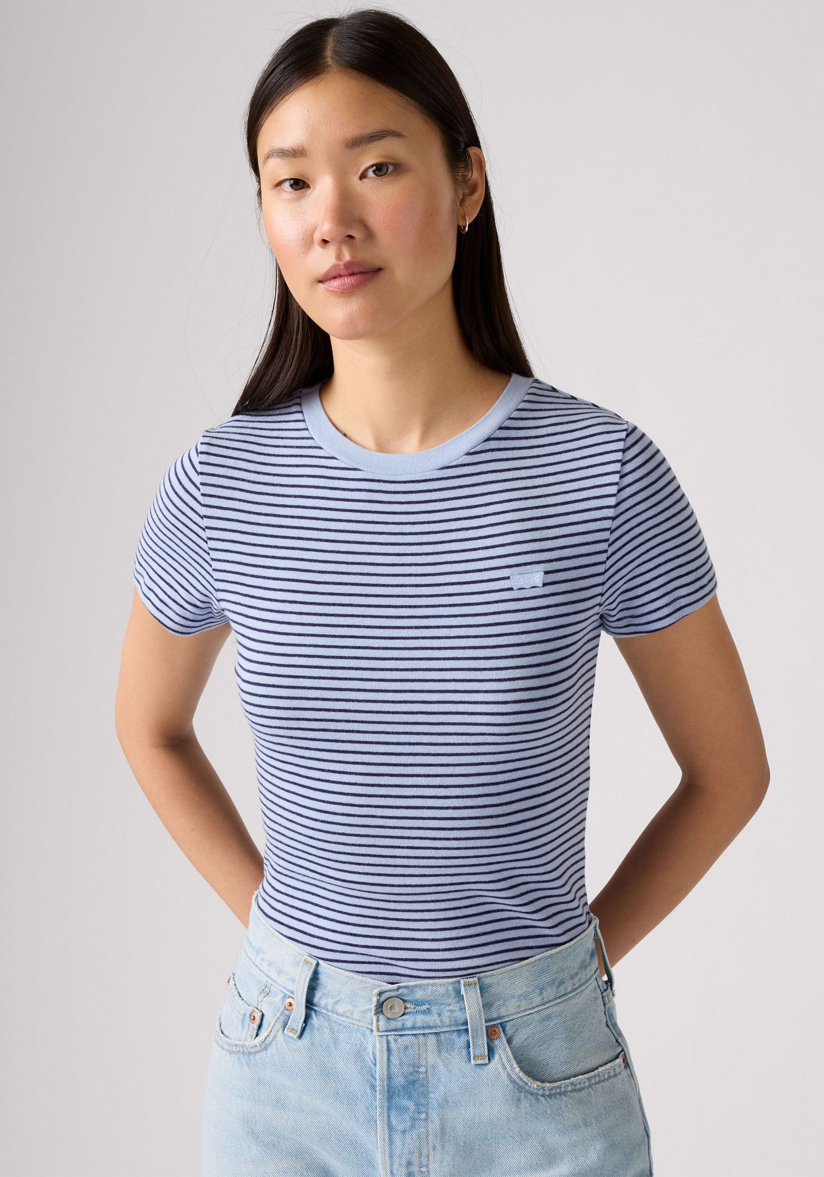 Levis T-Shirt "ESSENTIAL HM SS TEE", Taillierter Schnitt günstig online kaufen