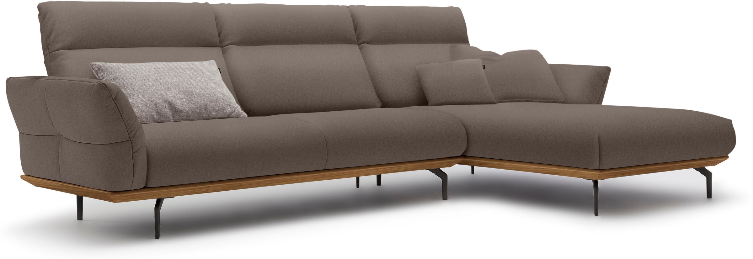 Creation BY ROLF BENZ Ecksofa »CR.460«, Sockel in Nussbaum, Winkelfüße in Umbragrau, Breite 318 cm