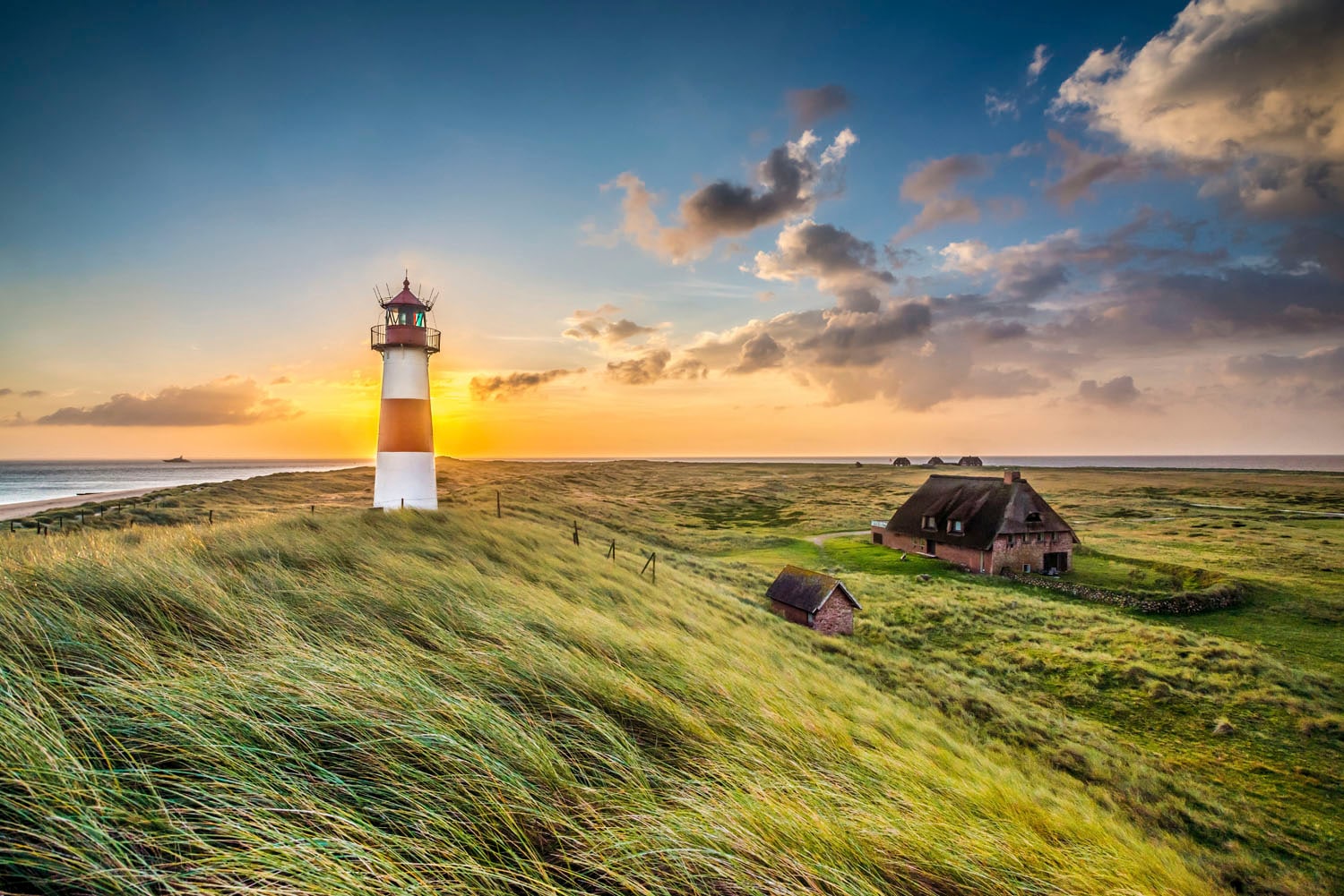 queence Acrylglasbild »Edgar«, Landschaft-Himmel-Leuchtturm-Wiesen & Bäume-Spa-Spa Bilder, (1 St.), Fine Art-Print in Galeriequalität