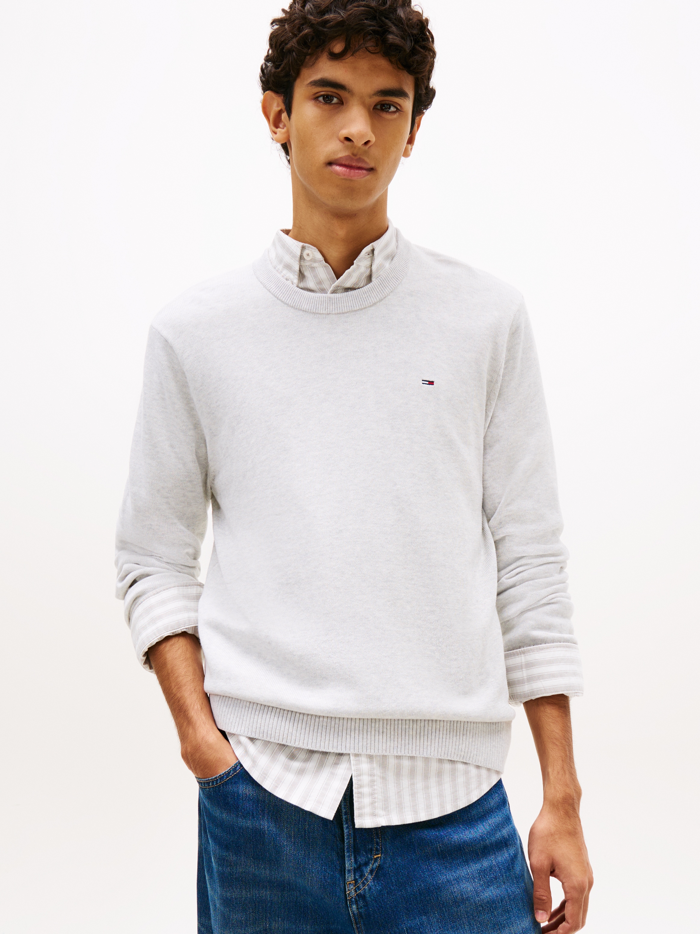 Tommy Jeans Strickpullover »TJM SLIM FIT LIGHT SWEATER« Slim fit mit Rundhalsausschnitt