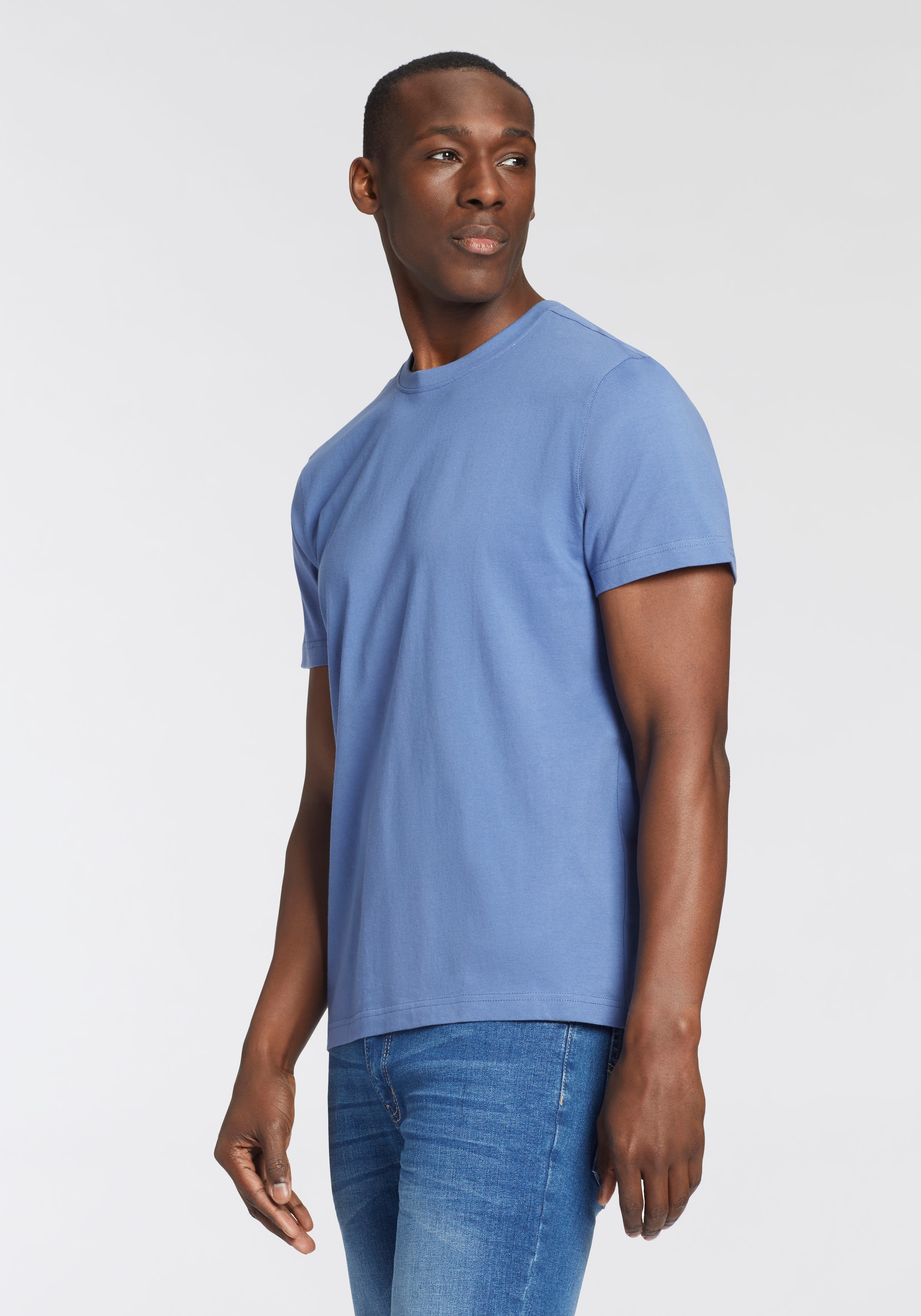 T-Shirt MAN'S WORLD "neue Farben", Herren, Gr. 68/70 (4XL), blau (weiß, jeansblau, schwarz), Single Jersey, Obermaterial: 100% Baumwolle. Obermaterial weiß: 100% Baumwolle, unifarben, Basic, normal, Rundhals, normaler Saum, Shirts T-Shirt, Kurzarm, unifar 2