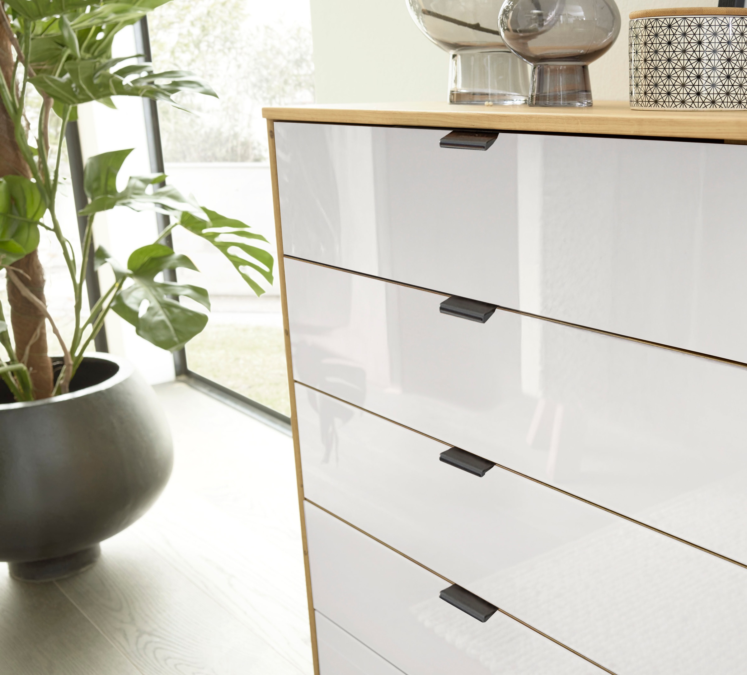 Thumbnail - WIEMANN Schubkastenkommode "Cardiff Sideboard, Wäscheschrank, teilmassiv Bianco-Eiche, Schubladen" Glas- oder Massivholz...