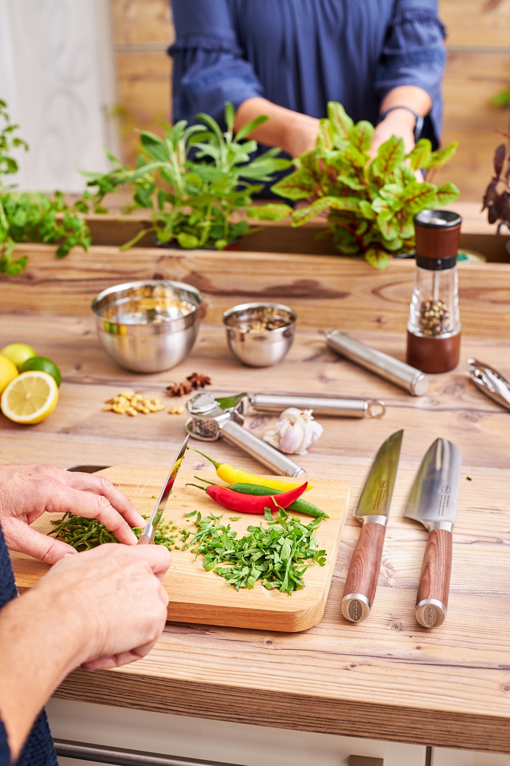 Thumbnail - RÖSLE Santokumesser "Masterclass" für Fleisch, Fisch und Gemüse, Made in Solingen, Klingenspezialstahl