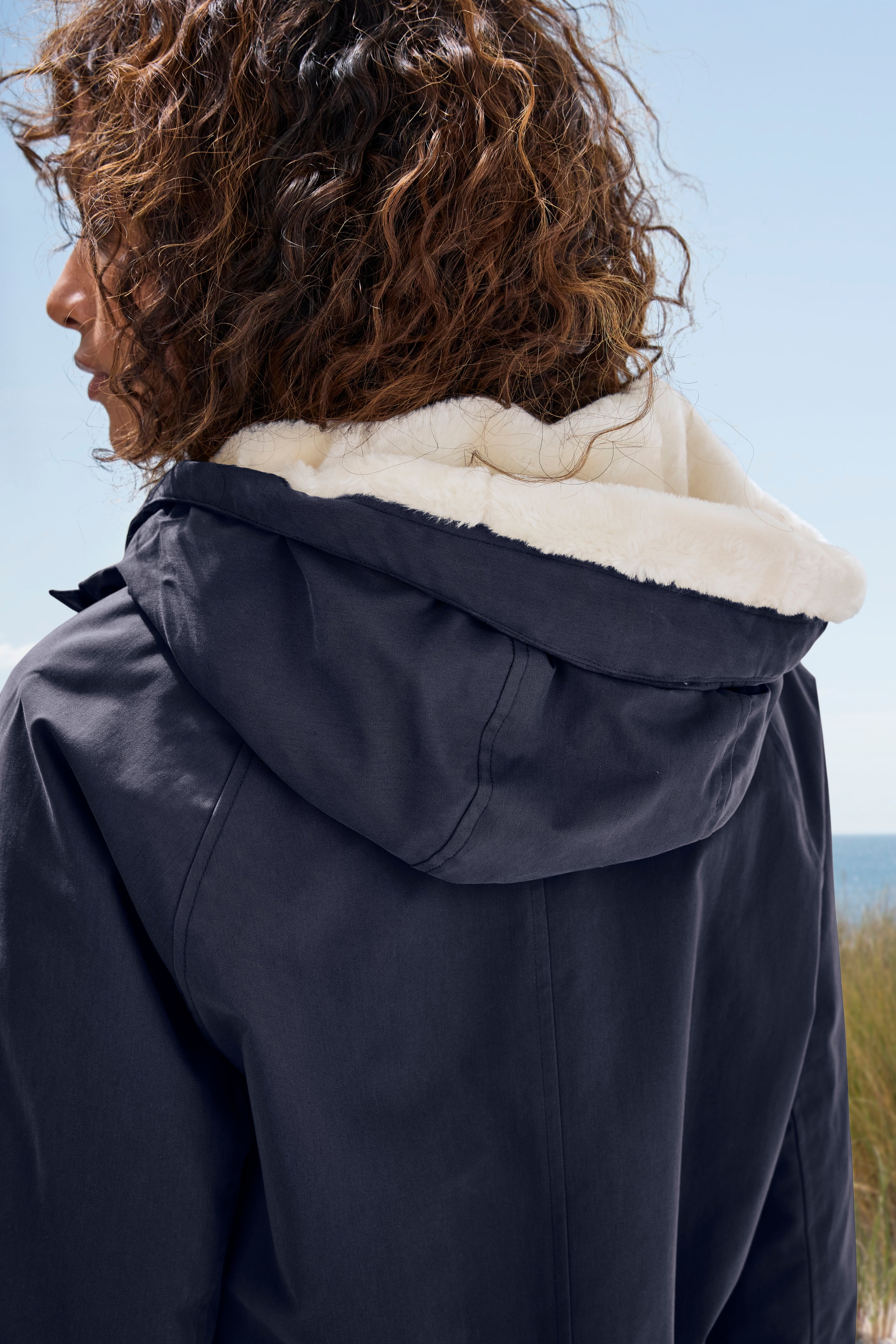 Thumbnail - French Connection Parka mit Kapuze mit Teddyfell-Kapuze