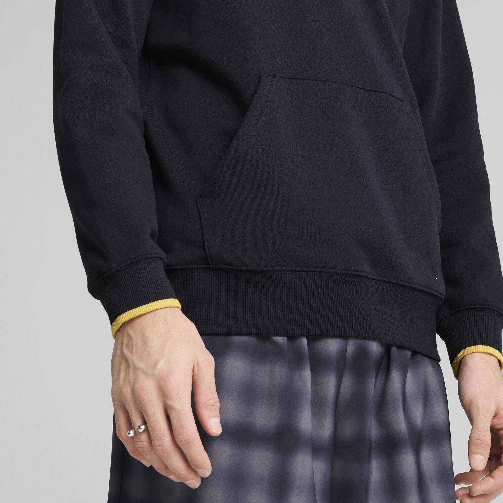 PUMA Hoodie »Wardrobe Essentials Graphic Hoodie Herren«