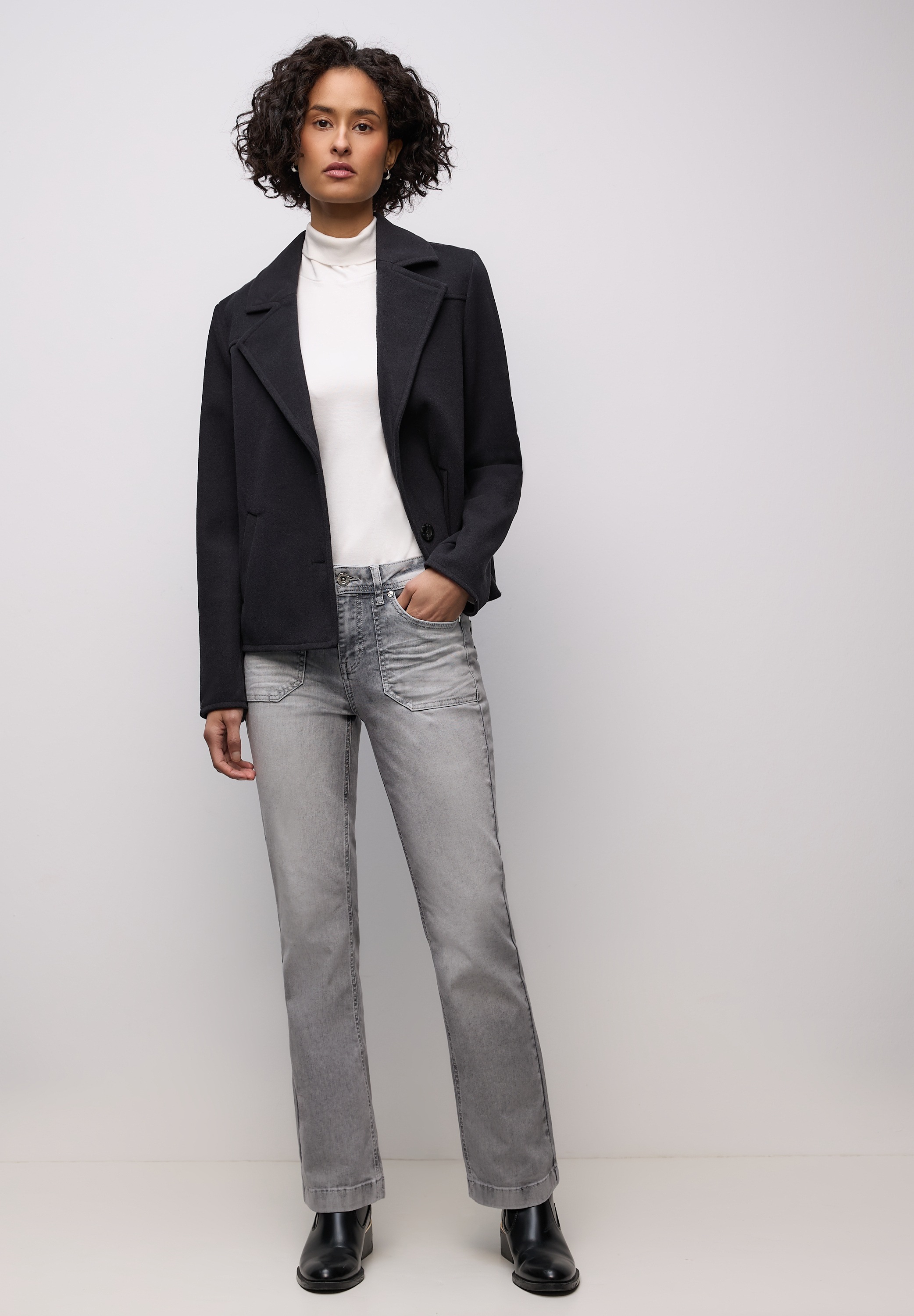 STREET ONE Bootcut-Jeans aus Baumwolle mit Stretchanteil