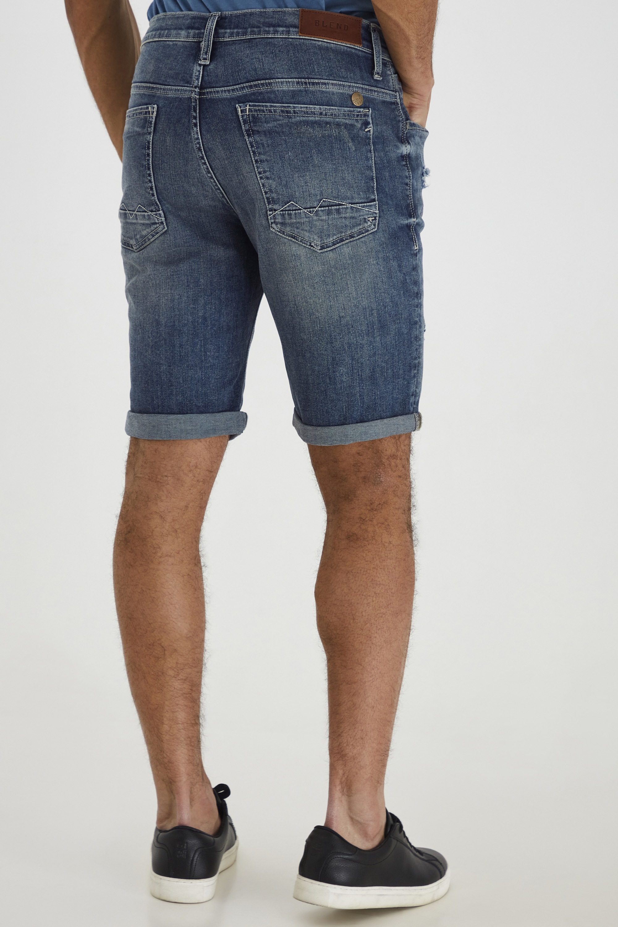 Jeansshorts BLEND "BHDeniz", Herren, Gr. M, US-Größen, denim middle blau, Web, 98% Baumwolle, 2% Elastan, unifarben, normal kurz, Jeans Jeansshorts, Stilvolle 5-Pocket-Jeansshorts mit Destroyed-Effekten 6