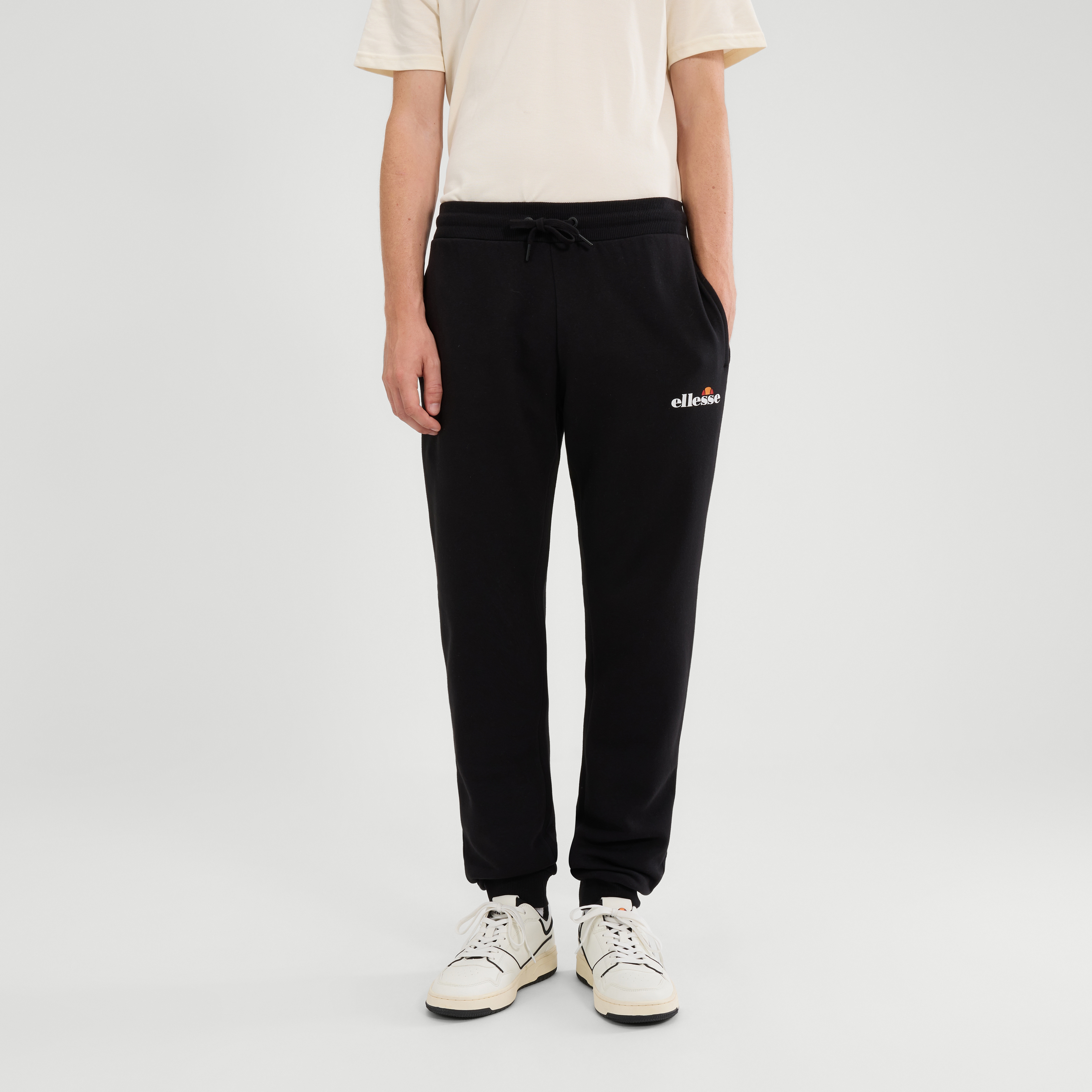 Ellesse Jogginghose "CRAVO 2 JOG PANT" mit abgestepptem Bündchen, aus Baumwolle und Polyester