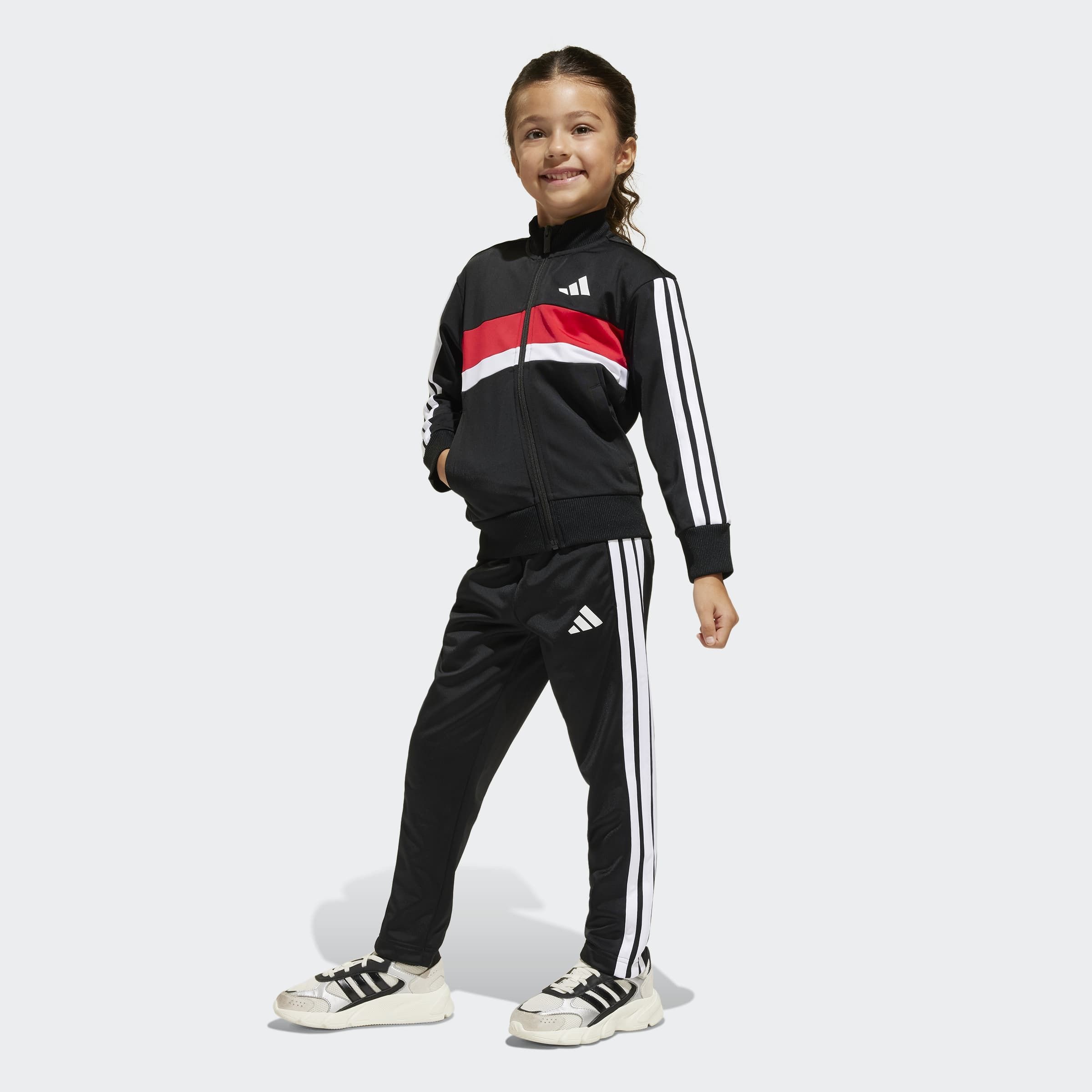 adidas Sportswear Trainingsanzug "SEASONAL ESSENTIALS TIBERIO 3-STREIFEN TRICOT KIDS" 2 Stk.