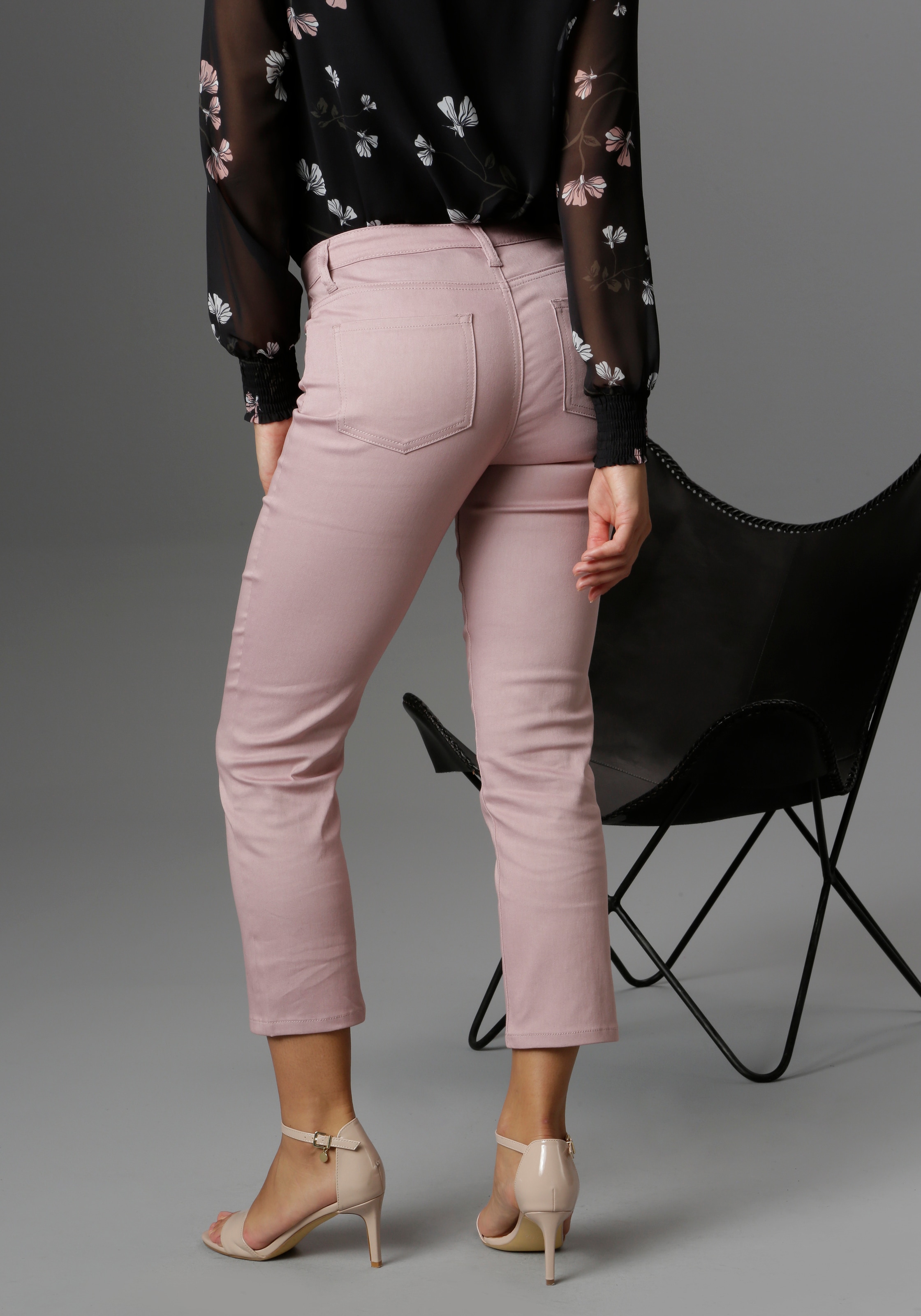 Aniston bestellen SELECTED cropped verkürzter in Straight-Jeans, BAUR für Länge |