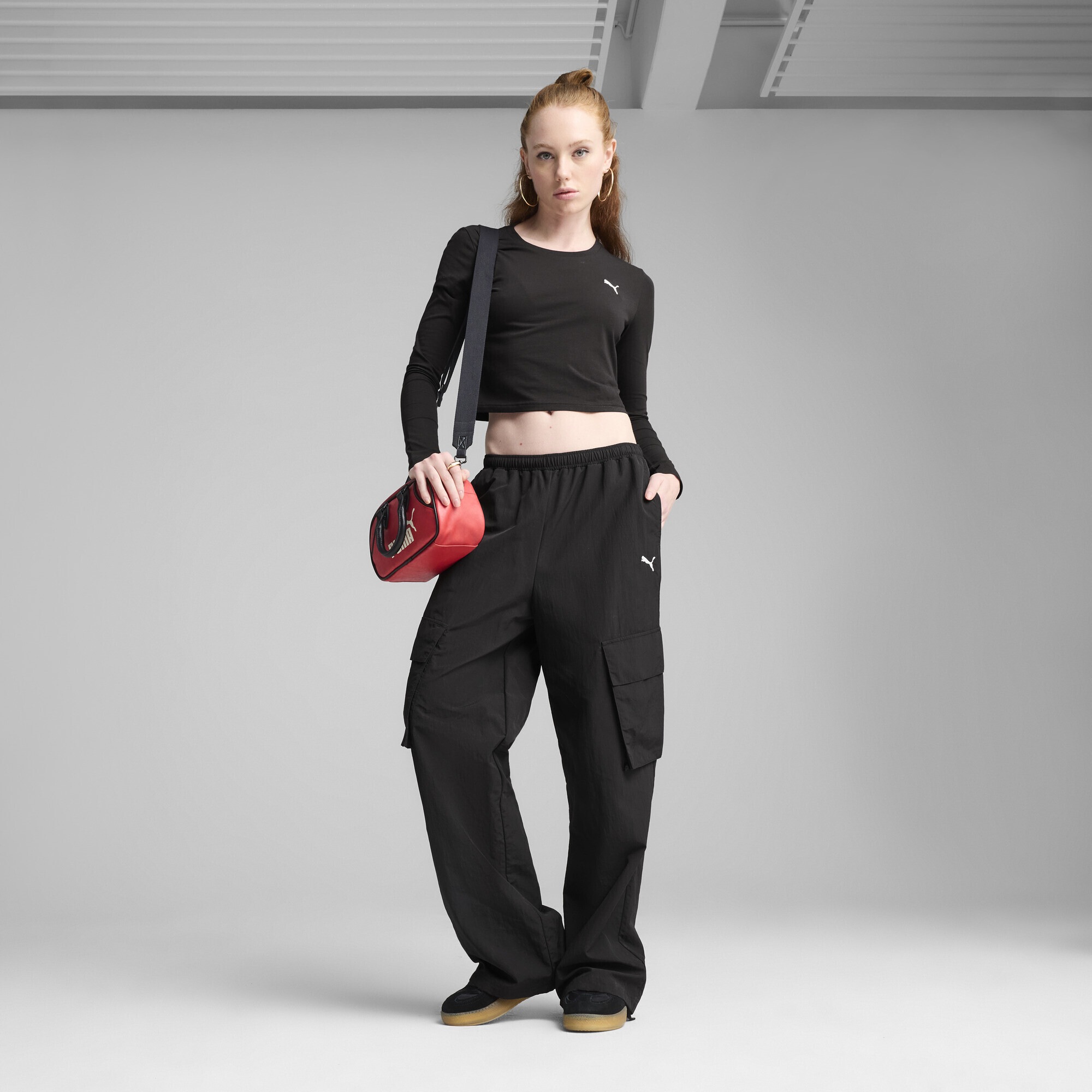 PUMA Sporthose »WARDROBE ESS Cargohose in Relaxed Fit Damen«