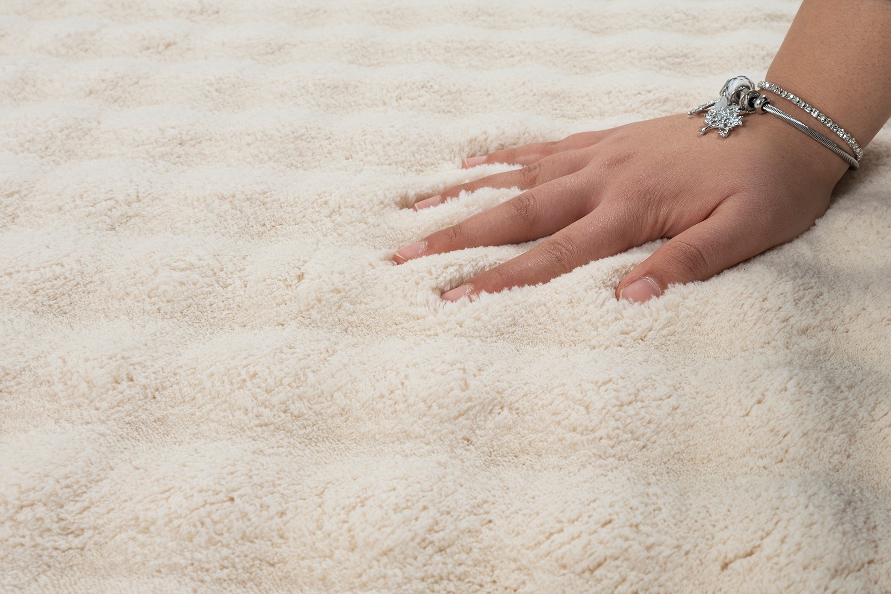 the carpet Teppich »Peak«, rund, 16 mm Höhe, kuscheliger Wohnzimmer Bubble Teppich
