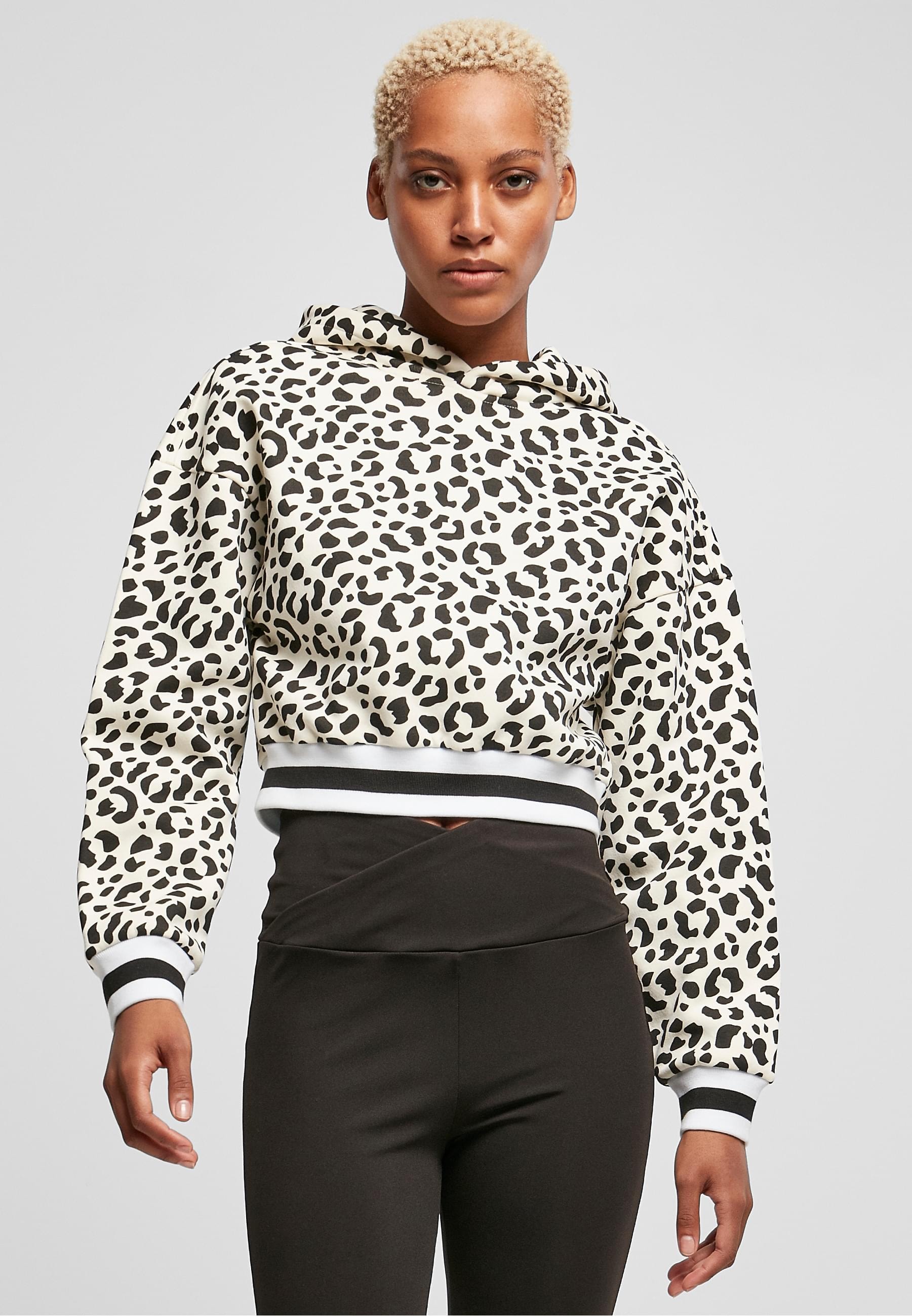 URBAN CLASSICS Kapuzenpullover »Urban Classics Damen Ladies Short AOP College Hoody«, (1 tlg.)