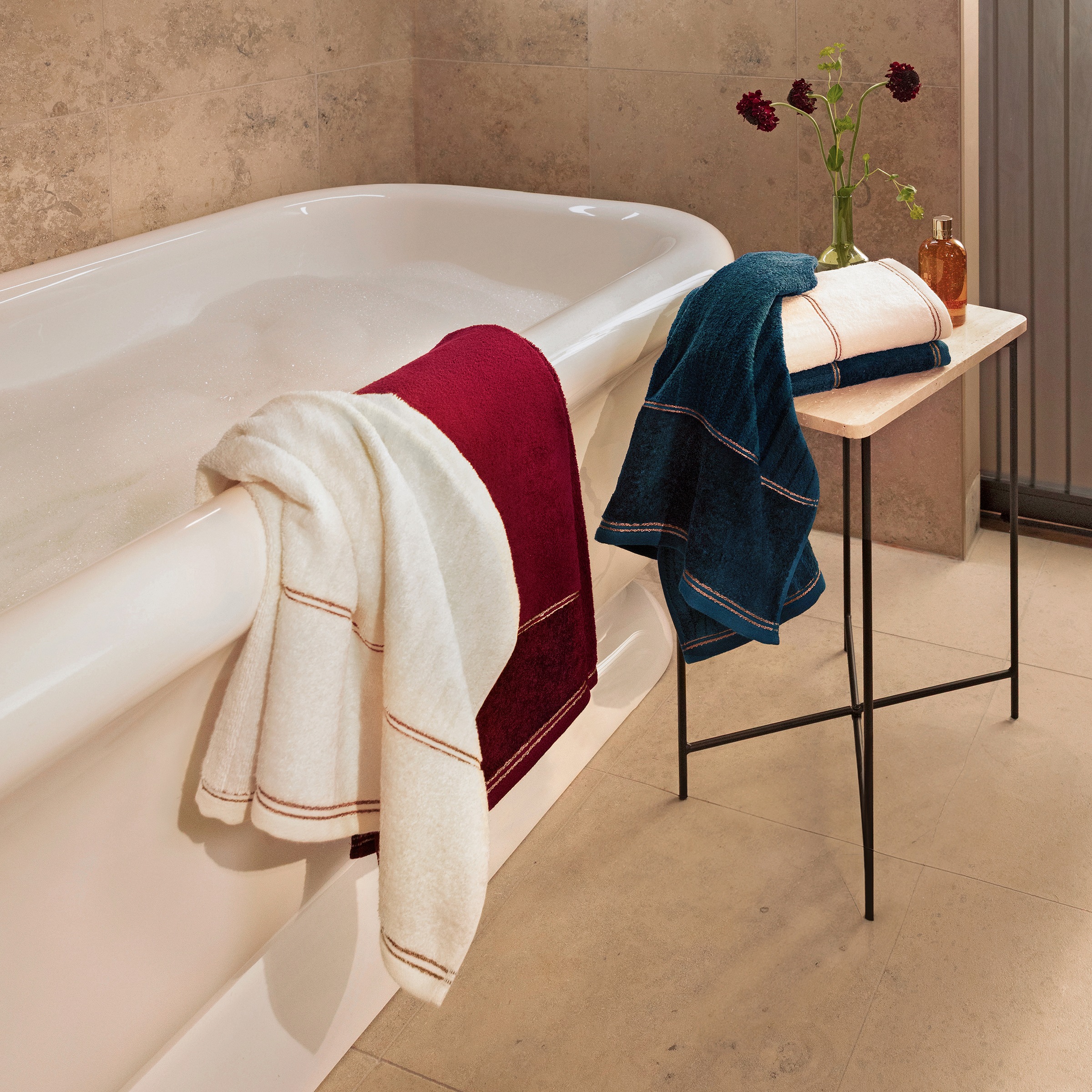 Möve Duschtuch "Vibrant Opulence" aus Baumwolle und Lyocell gefertigt günstig online kaufen