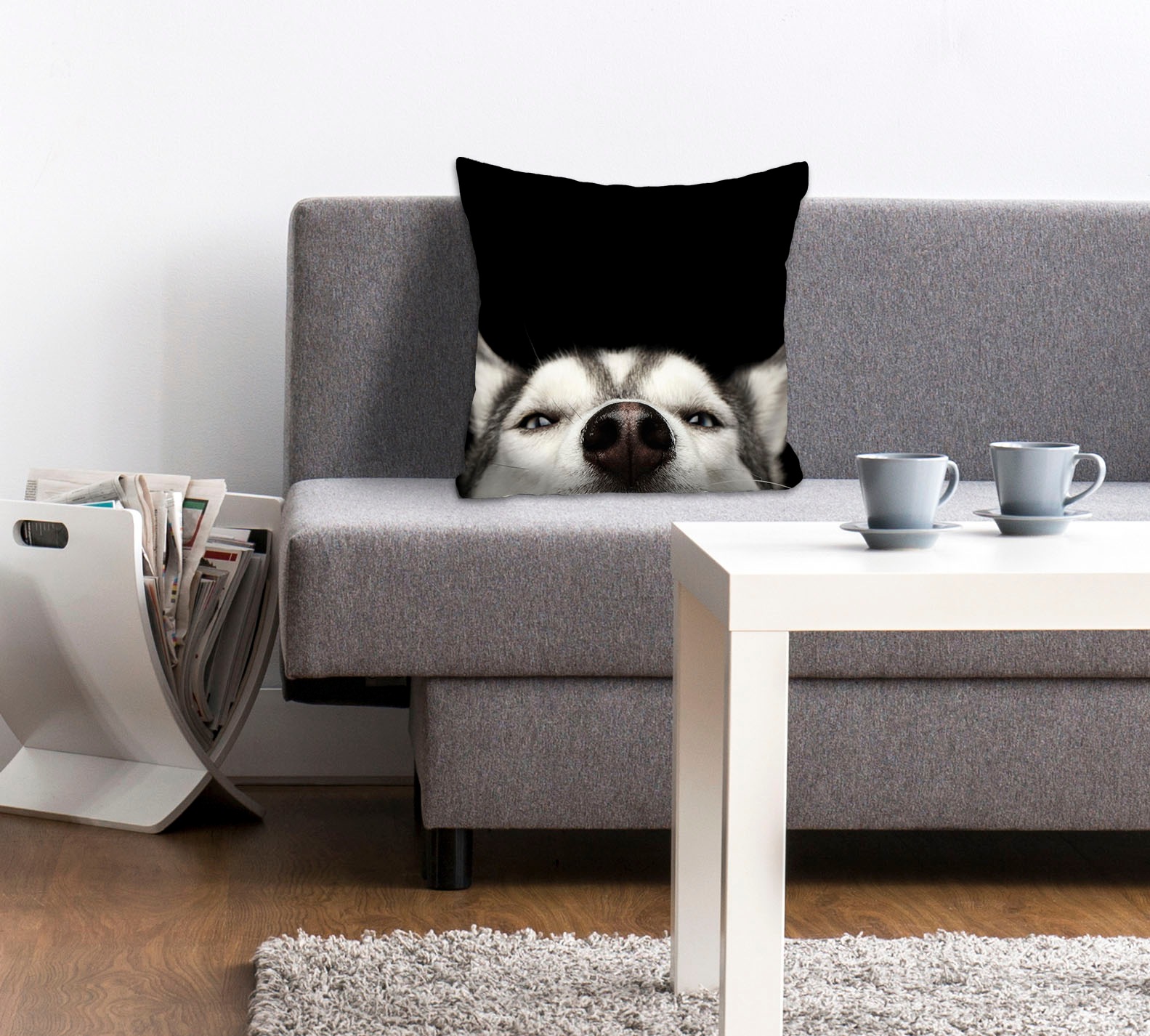 queence Dekokissen "Husky" mit einem neugierigen Husky