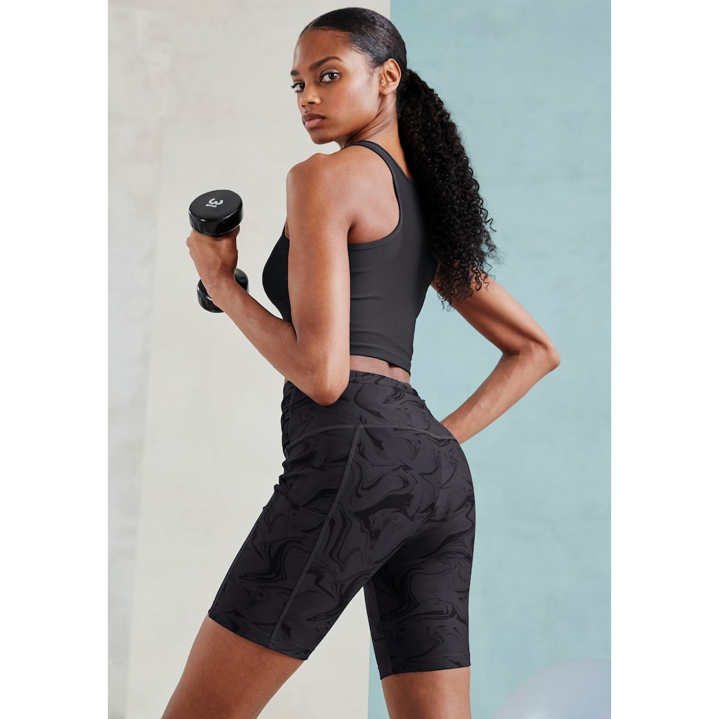 LASCANA ACTIVE Crop-Top »Sporttop«, mit Ringerrücken und Logodruck