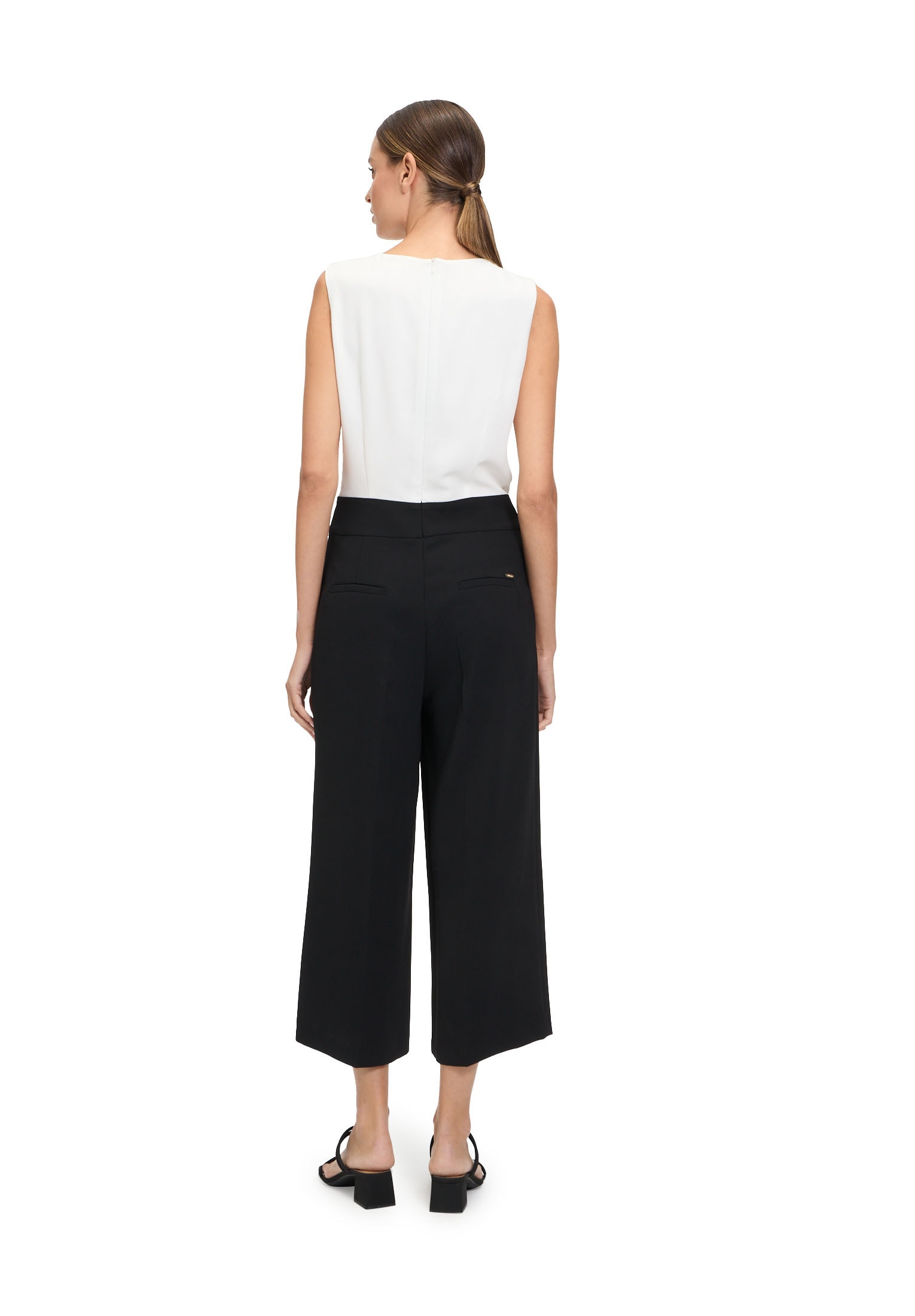 Betty&Co Overall »Betty & Co Jumpsuit ohne Arm«, (1 tlg.), Falten