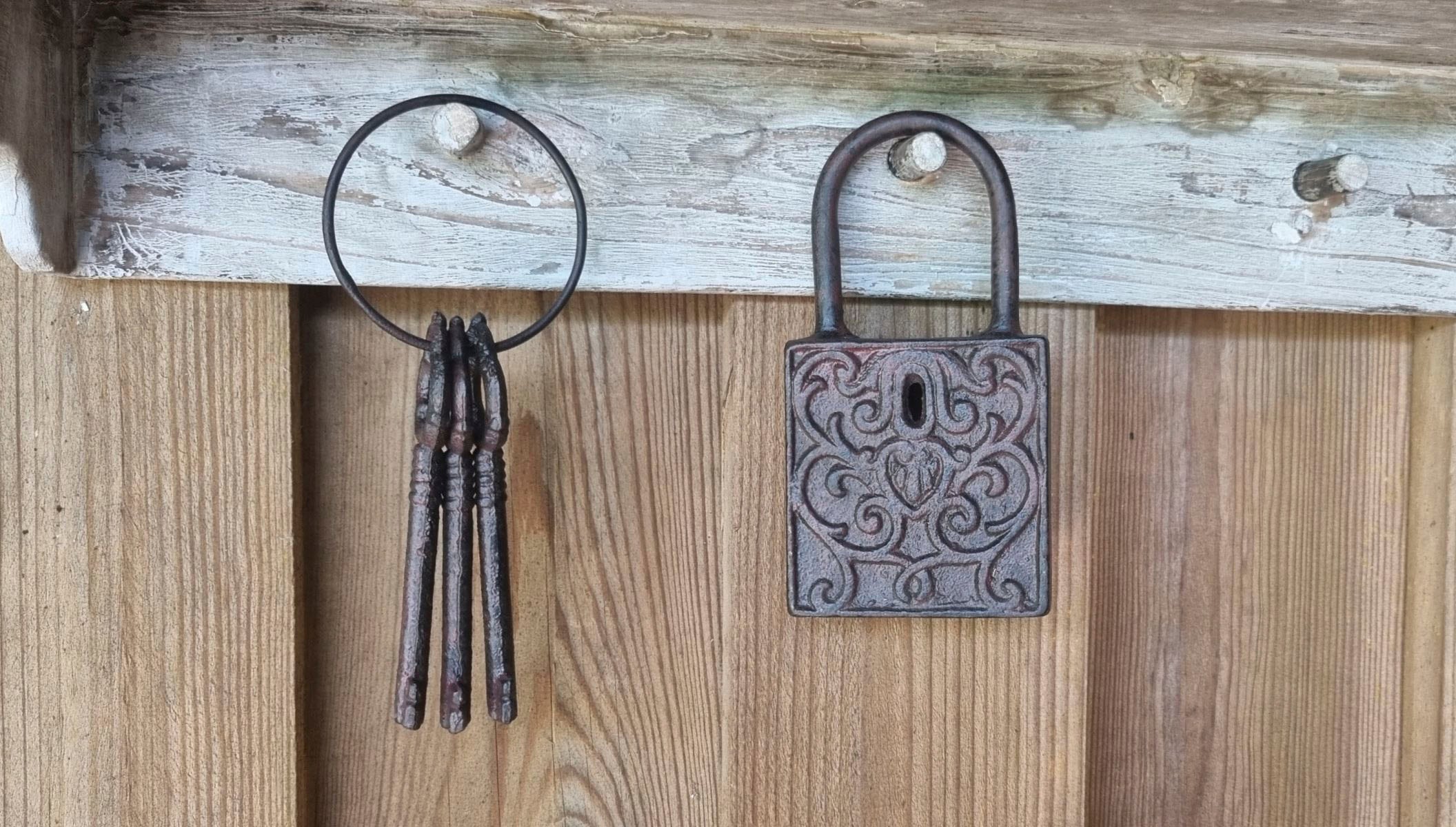 St.) Schlüssel«, BAUR mit Haus Ambiente | (1 »Vorhängeschloss Gartenfigur
